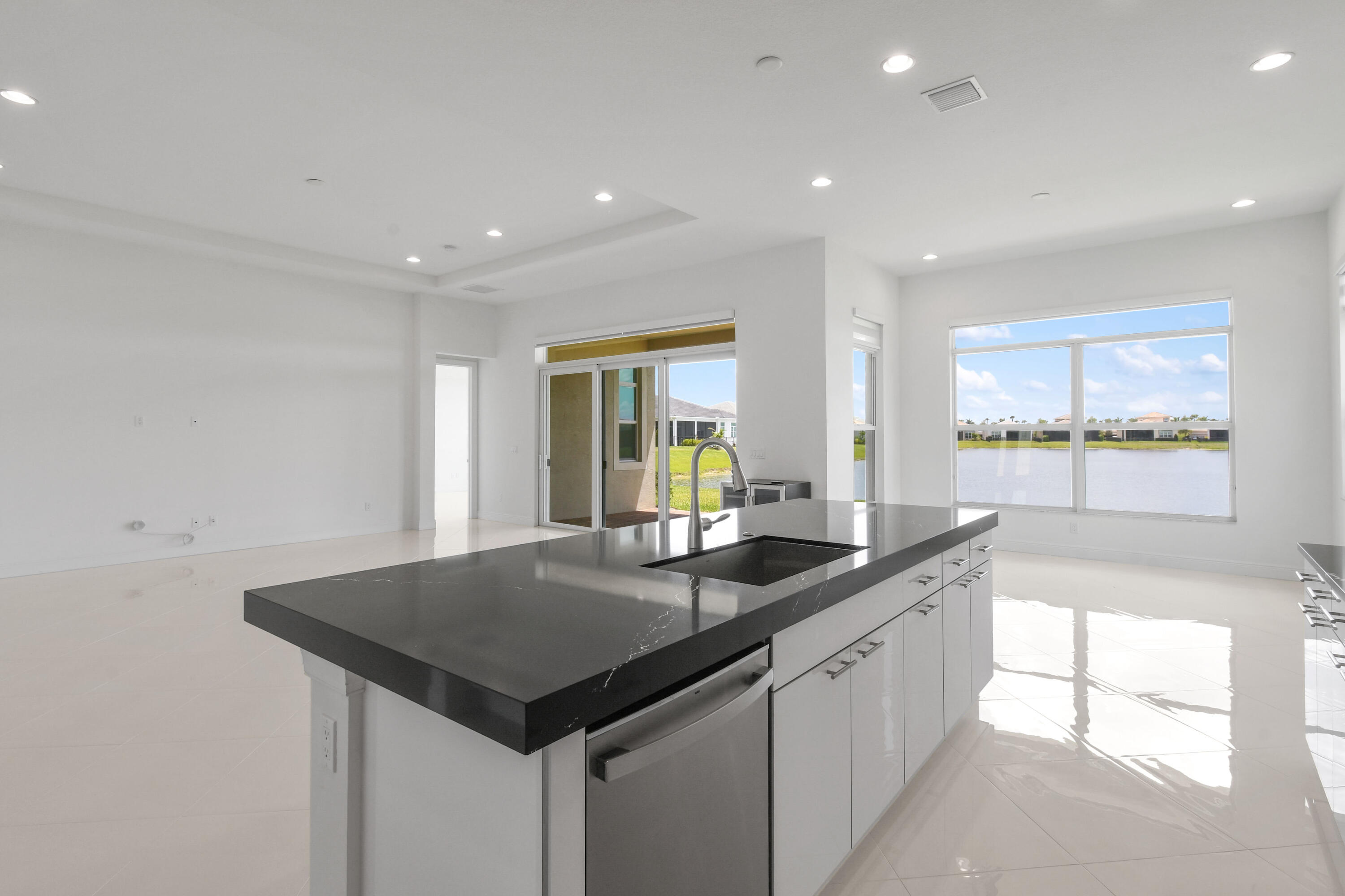 VERANO SOUTH PUD 1 - POD D - PLAT NO. 2 - REPLAT - Residential Lease