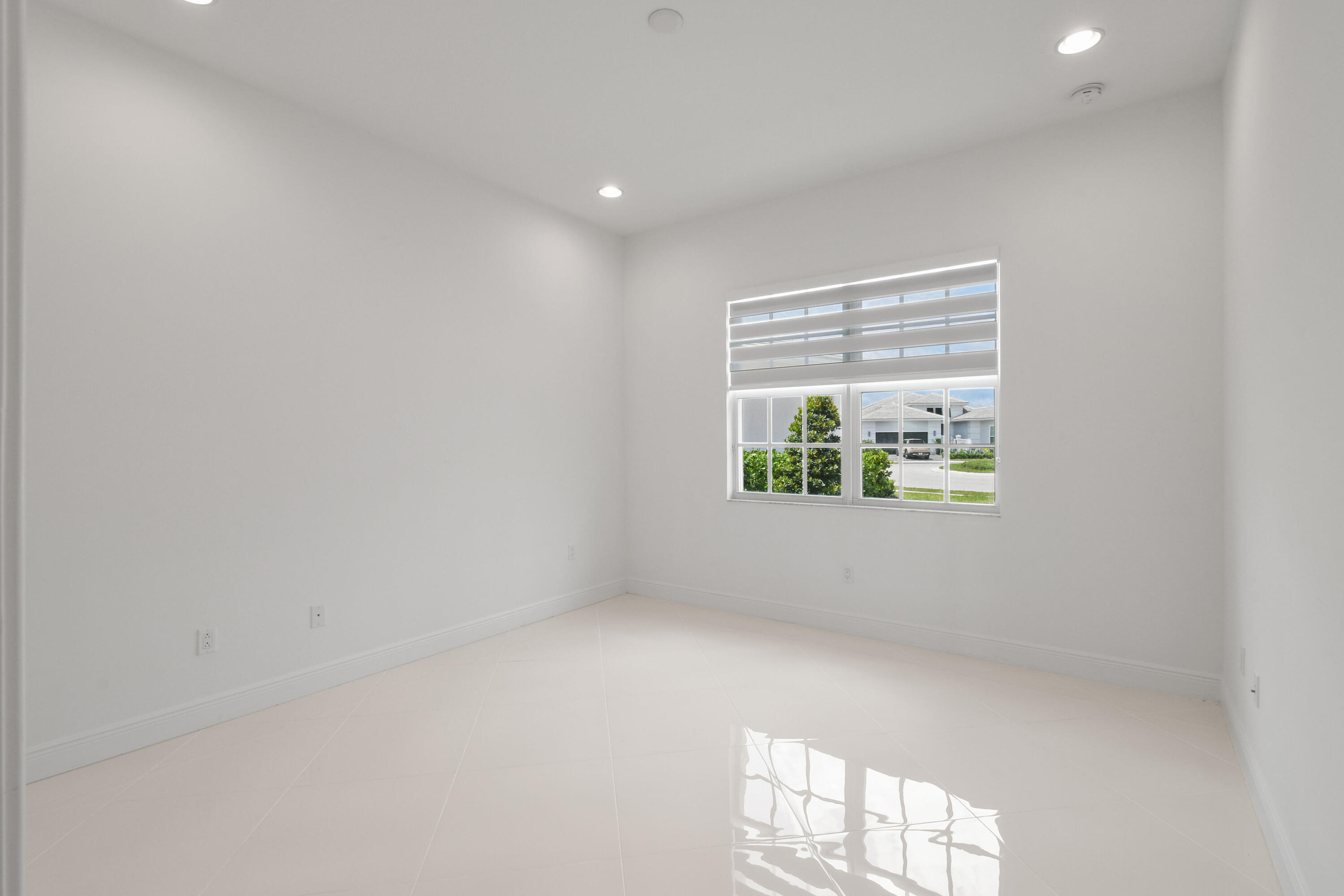 VERANO SOUTH PUD 1 - POD D - PLAT NO. 2 - REPLAT - Residential Lease