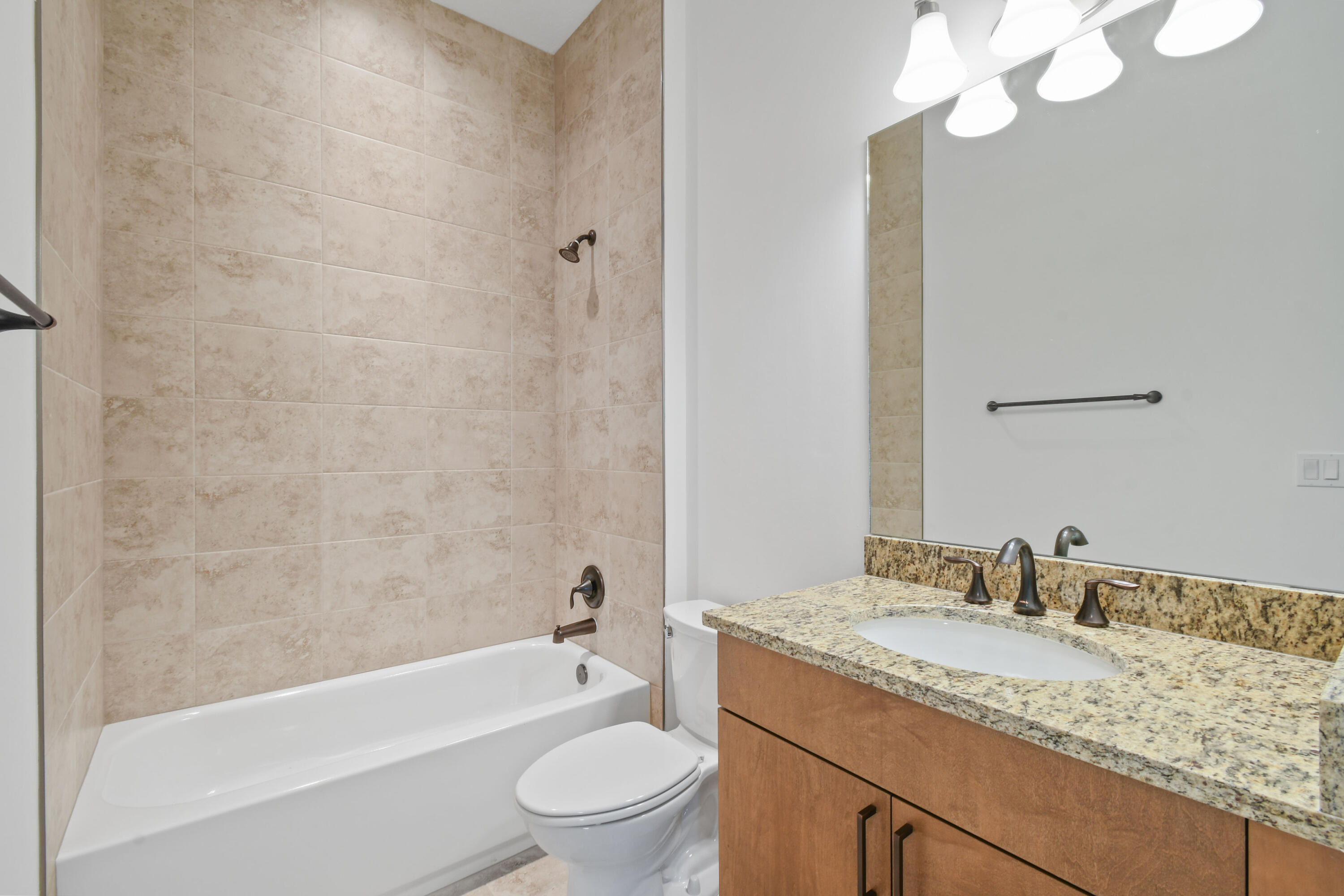 VERANO SOUTH PUD 1 - POD D - PLAT NO. 2 - REPLAT - Residential Lease