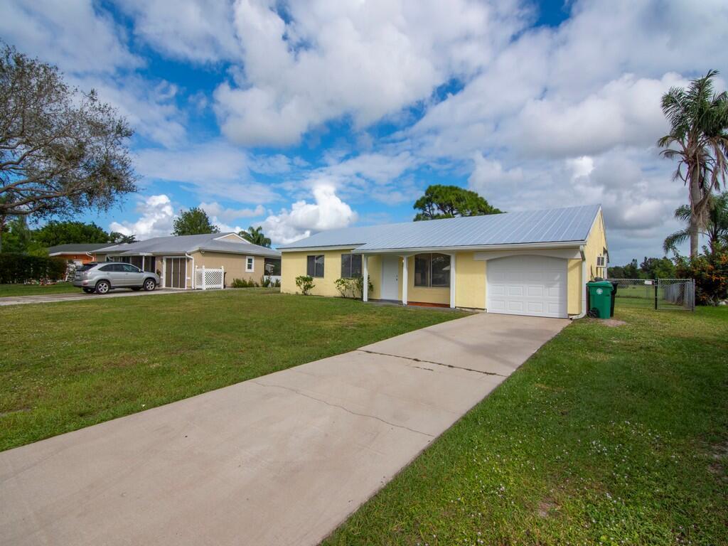 PORT ST LUCIE SECTION 42 - Residential