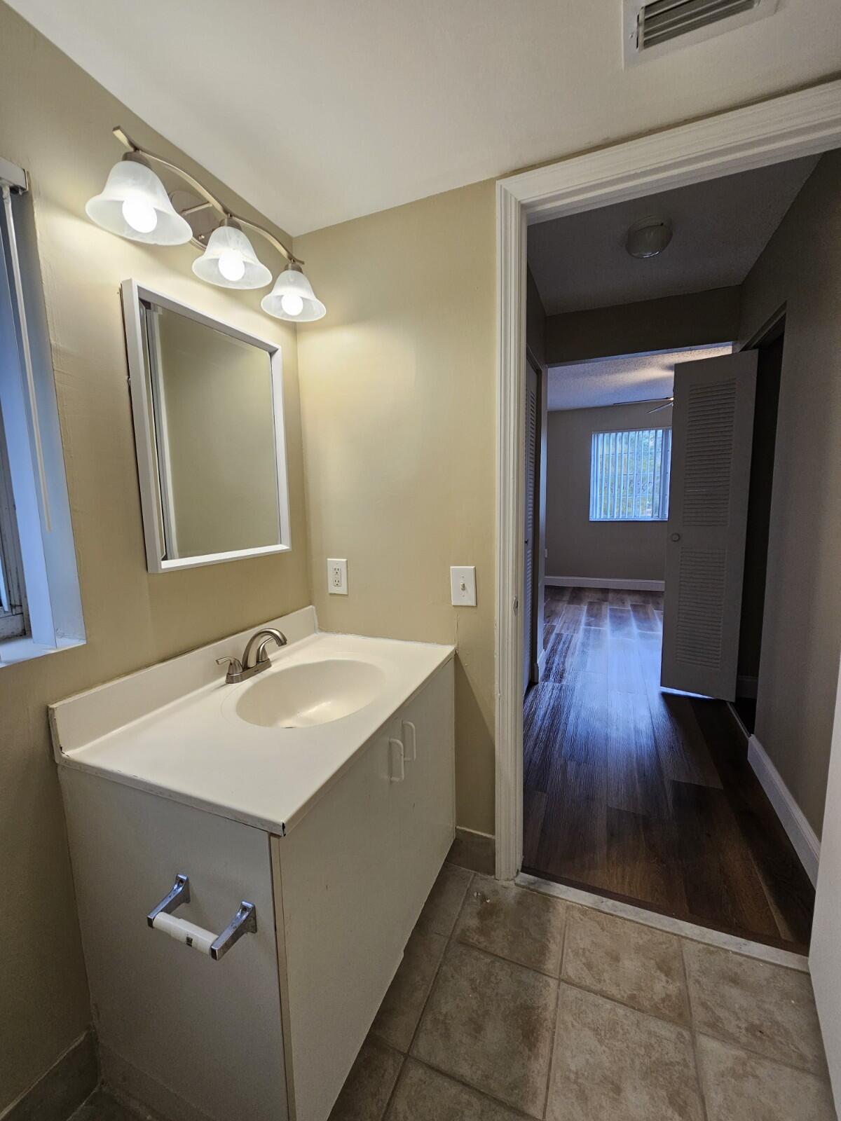 GRAND ISLES CONDO - Residential Lease