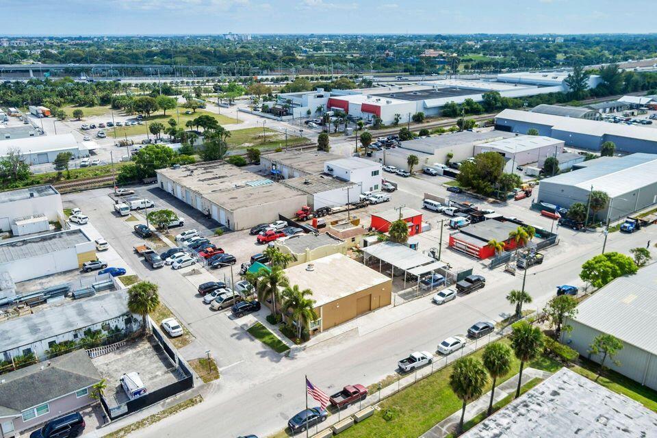 TUXEDO PARK - Commercial Sale