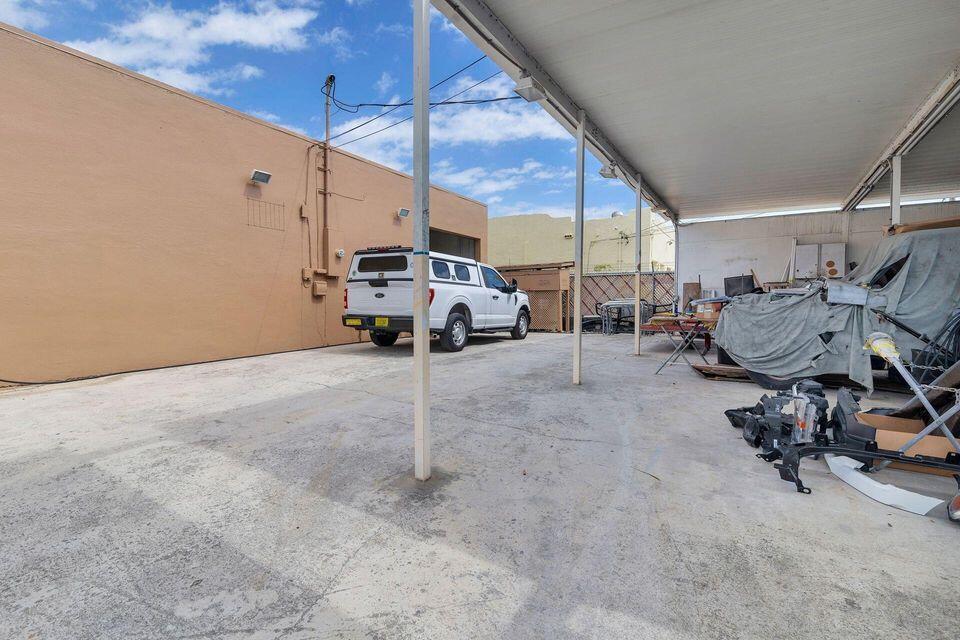 TUXEDO PARK - Commercial Sale