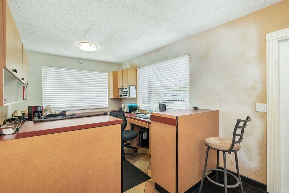 TUXEDO PARK - Commercial Sale