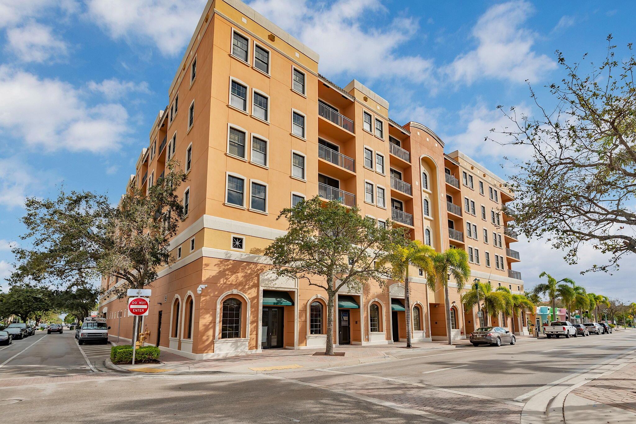 1 bedroom 1 bath luxury condo for lease in downtown Lake Worth Beach. Top floor unit with soaring ceilings, private balcony, contemporary kitchen, walk-in closet and washer/dryer. Spacious bathroom with a soaking tub and tiled shower. Unit comes with a garage parking space, access to fitness center, rooftop pool and a storage unit. Centrally located, steps to dining, galleries, shops and just over the bridge to the beach.