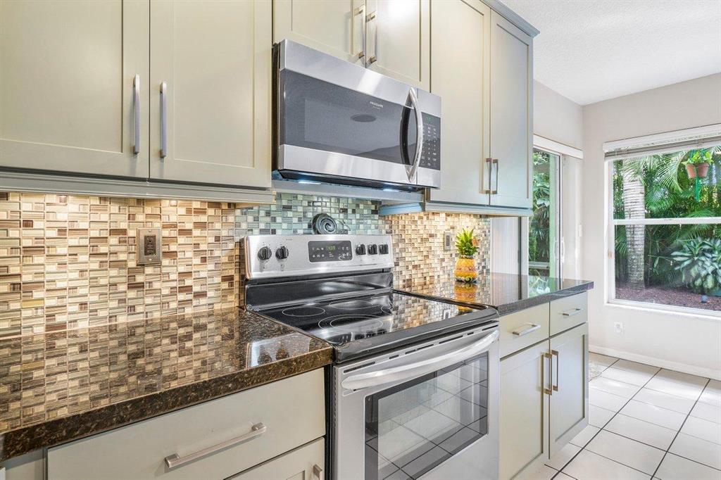 HILLSBORO COUNTRY CLUB - Residential