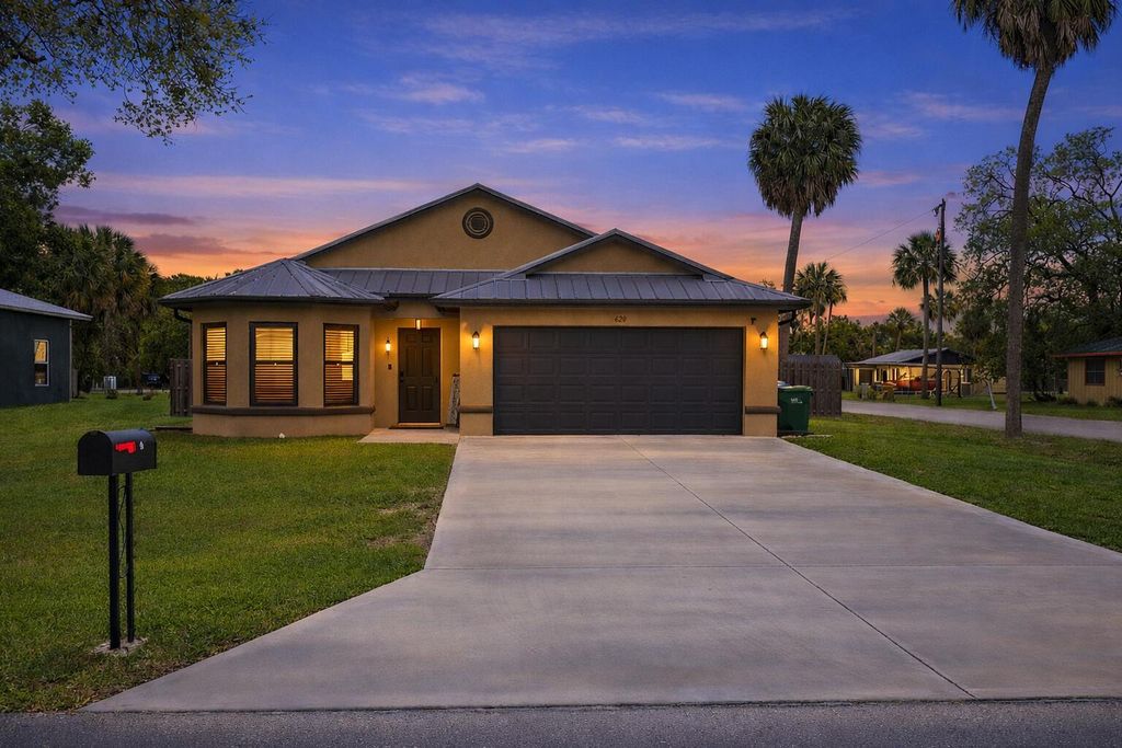 Photo of 809 SW 3rd Avenue, Okeechobee, FL 34974 (MLS # B26004563)