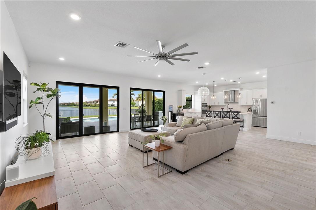 Parkland Bay - Residential