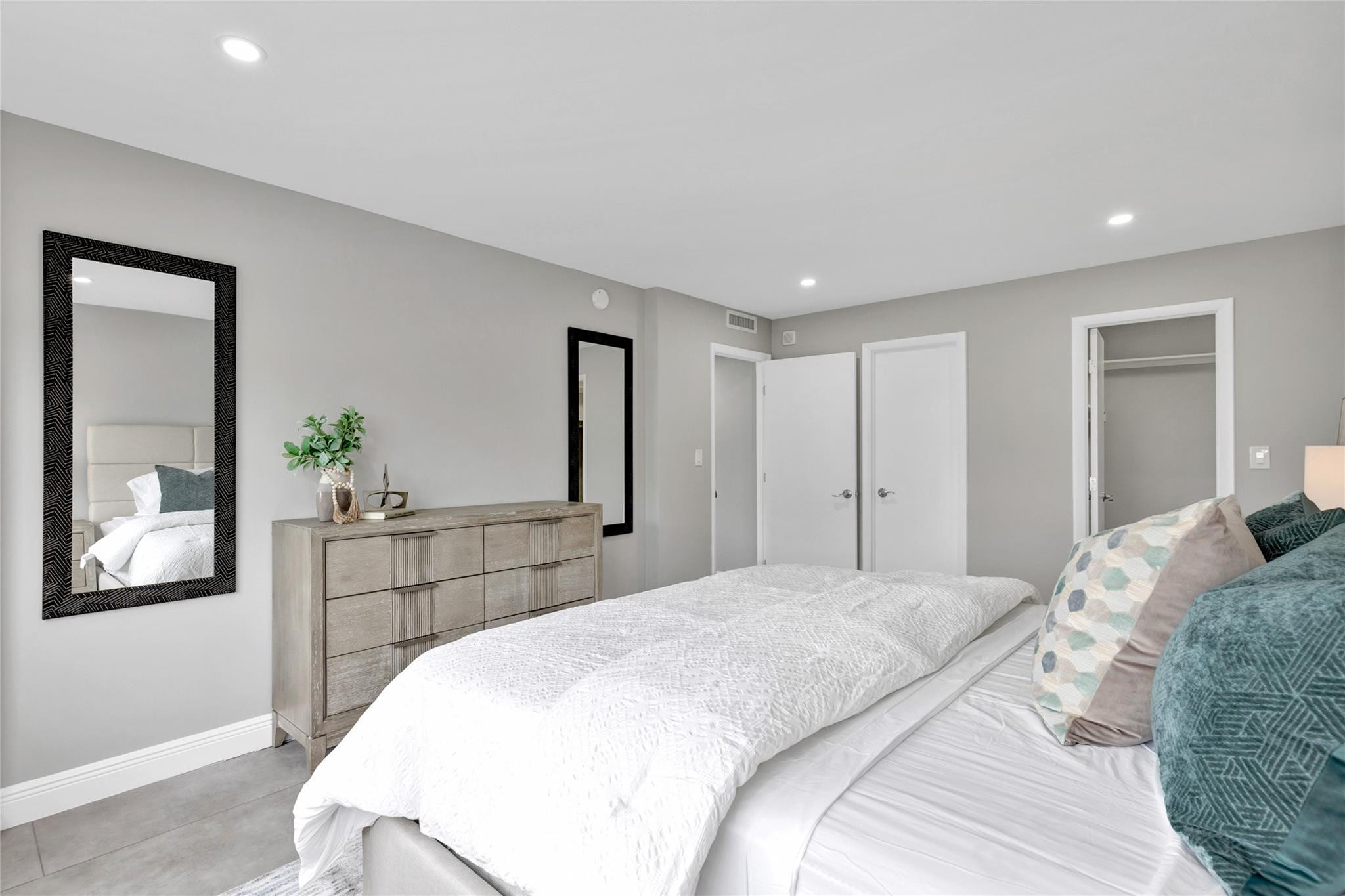 Lauderdale Tower - Residential