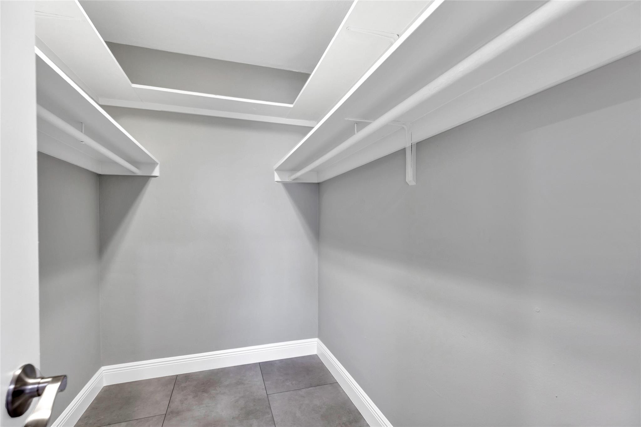 Lauderdale Tower - Residential