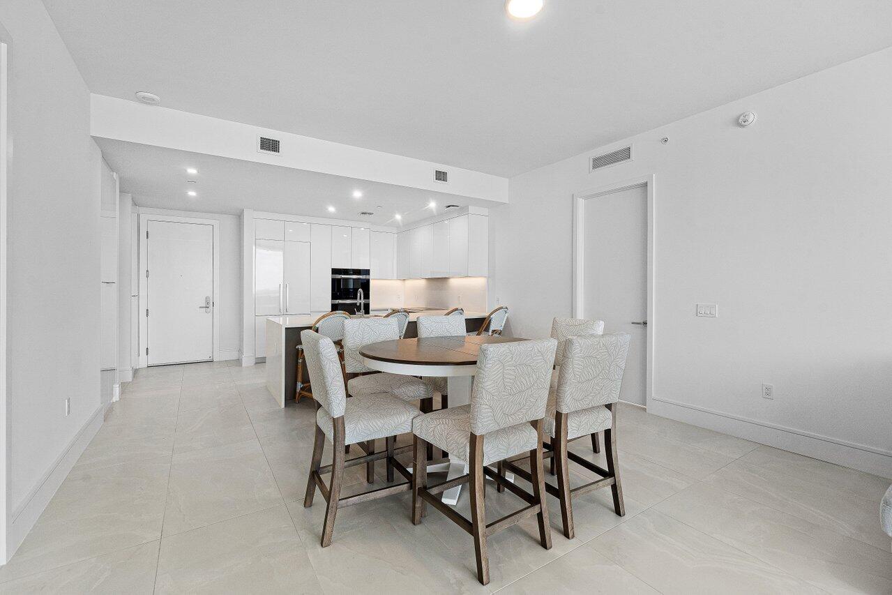 220 Lake Shore Drive 1817