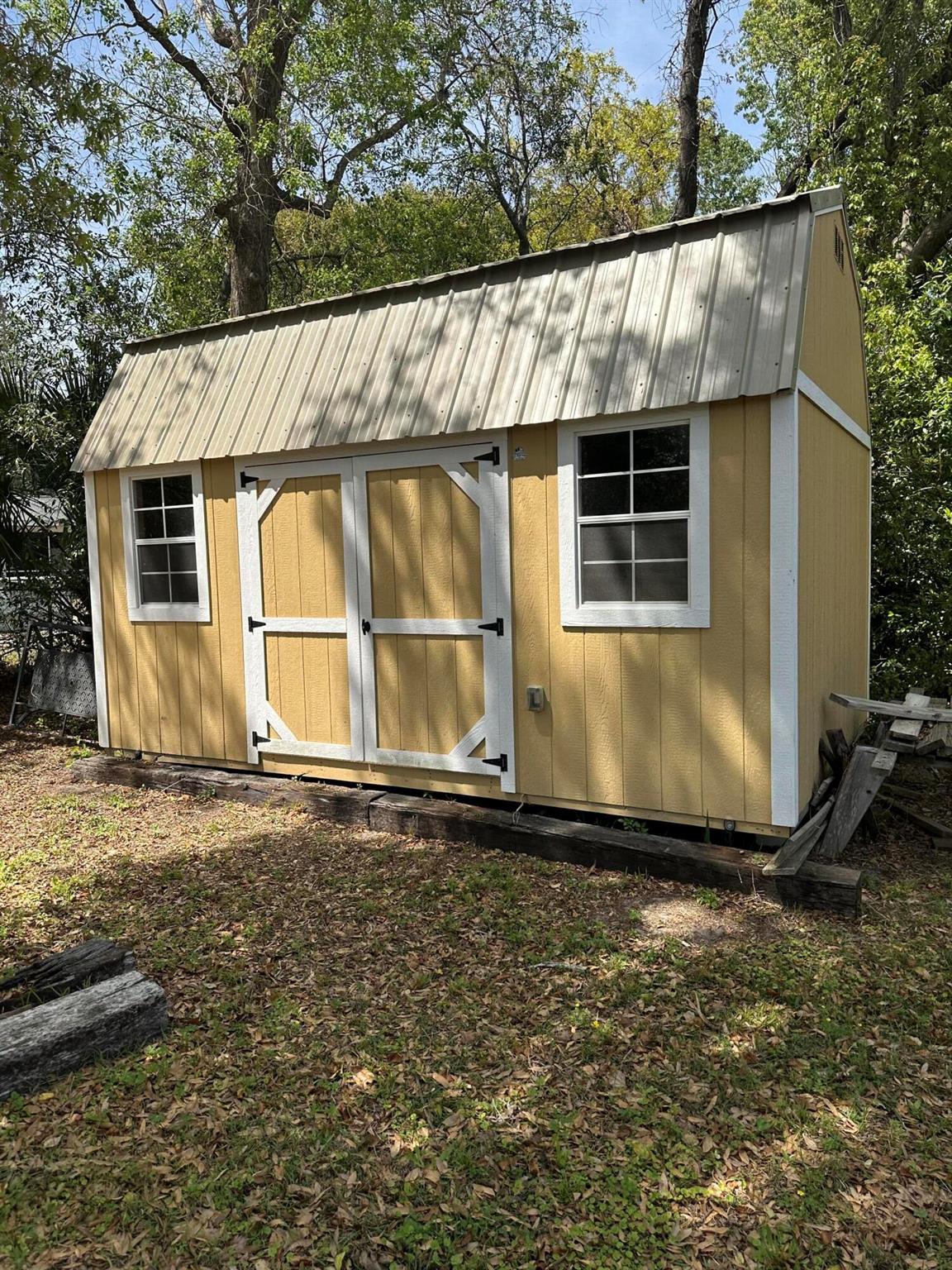 SILVER SPRINGS SHORES - Residential