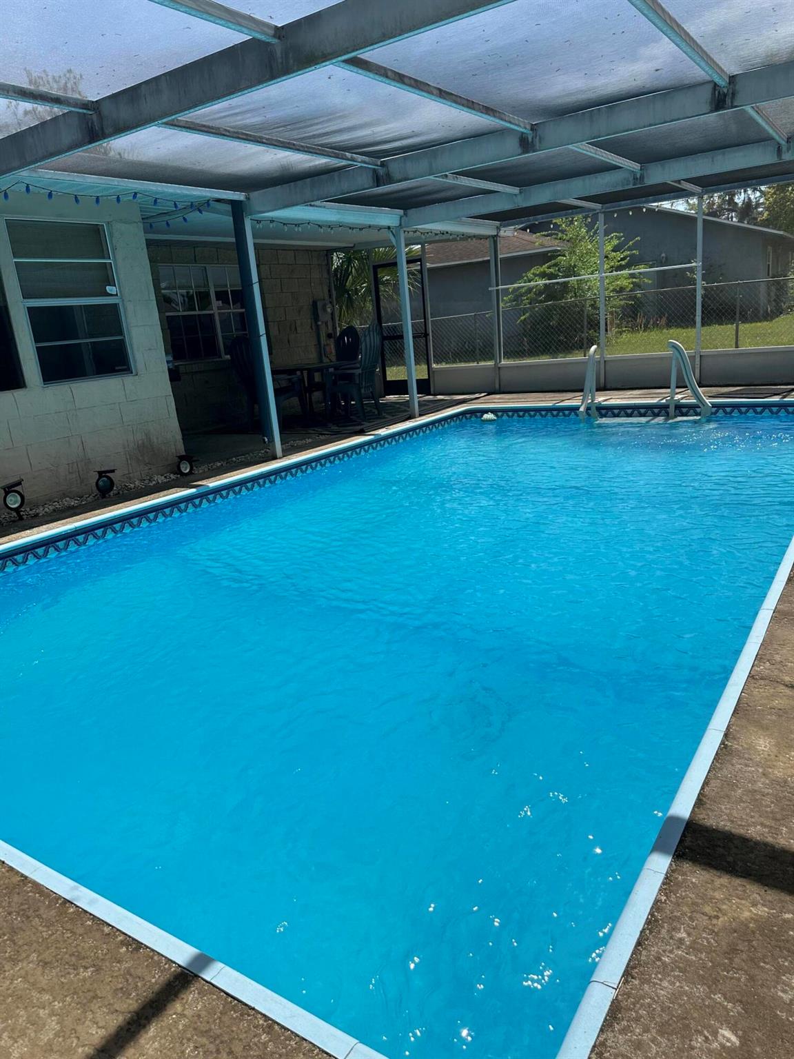 SILVER SPRINGS SHORES - Residential