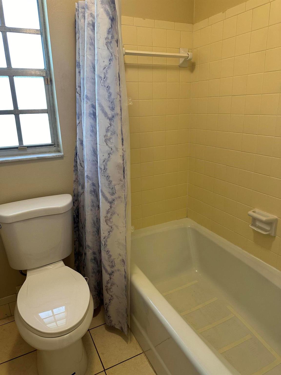 SILVER SPRINGS SHORES - Residential