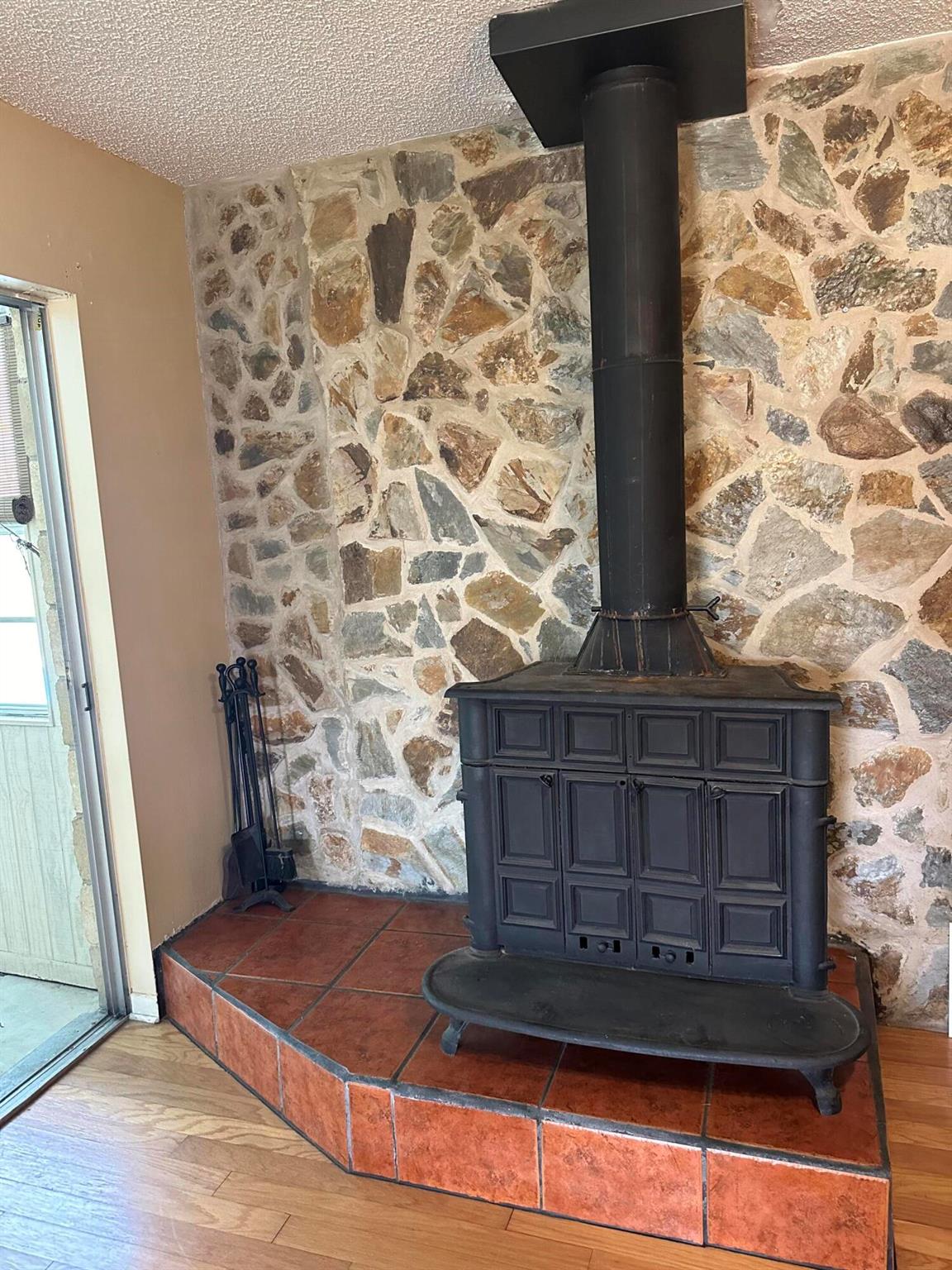 SILVER SPRINGS SHORES - Residential