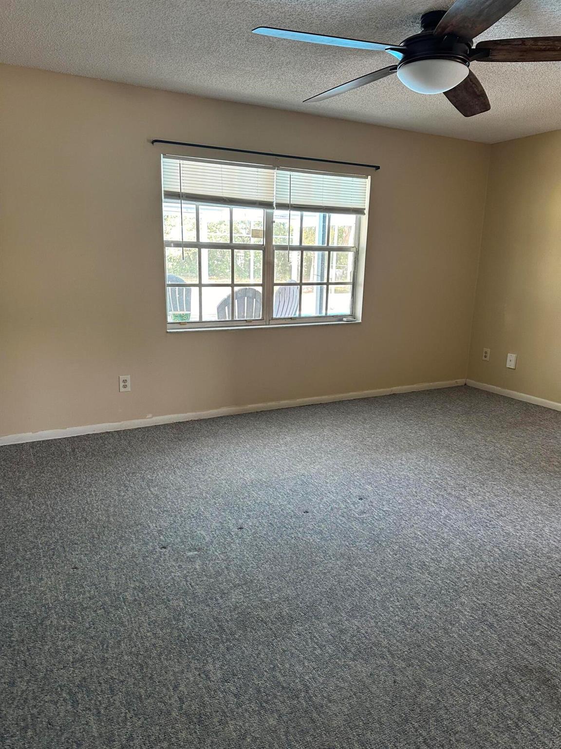 SILVER SPRINGS SHORES - Residential