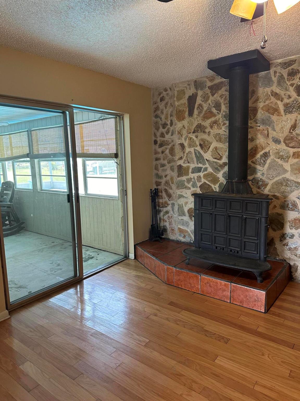 SILVER SPRINGS SHORES - Residential