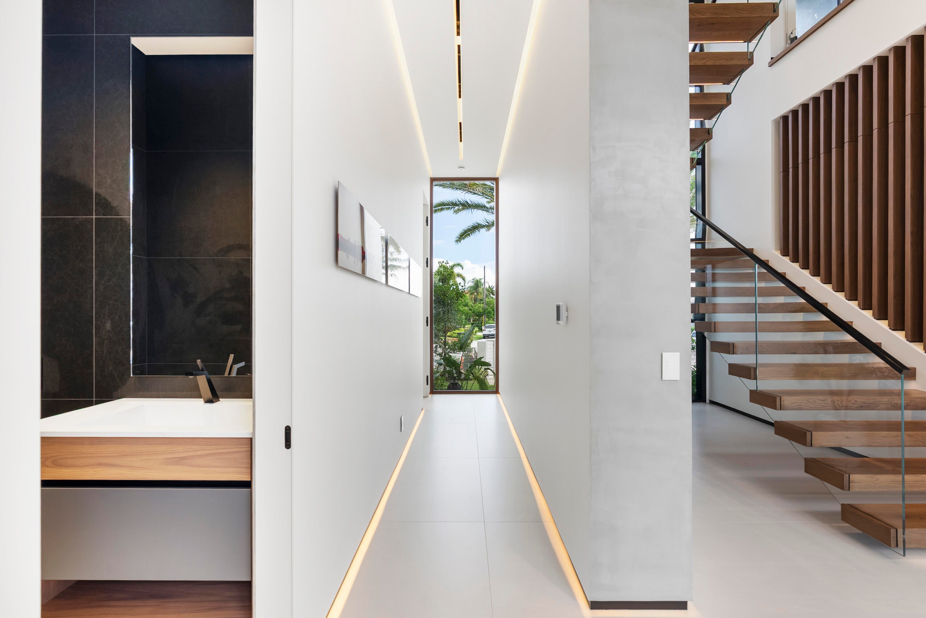 Unparalleled luxury new construction on 100 of prime Intracoastal fron – image 28