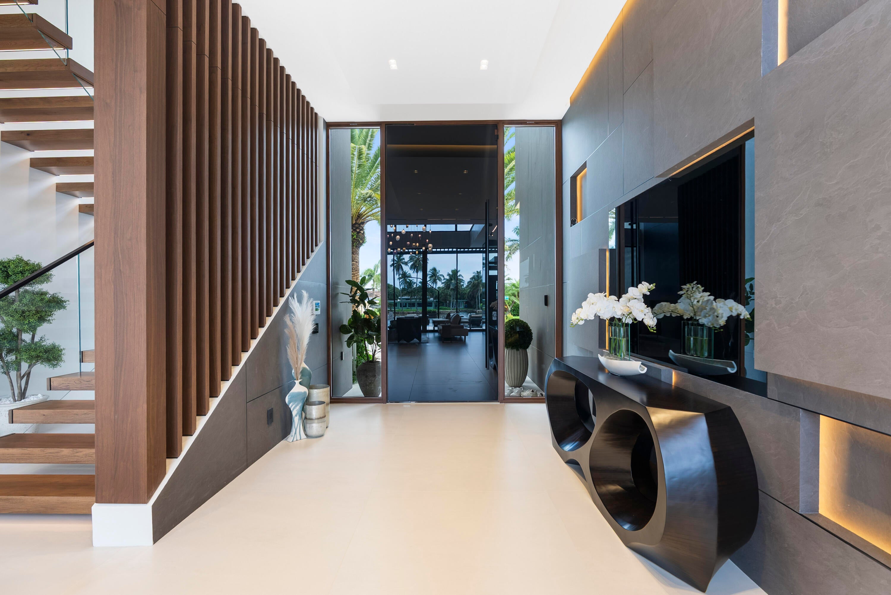 Unparalleled luxury new construction on 100 of prime Intracoastal fron – image 8