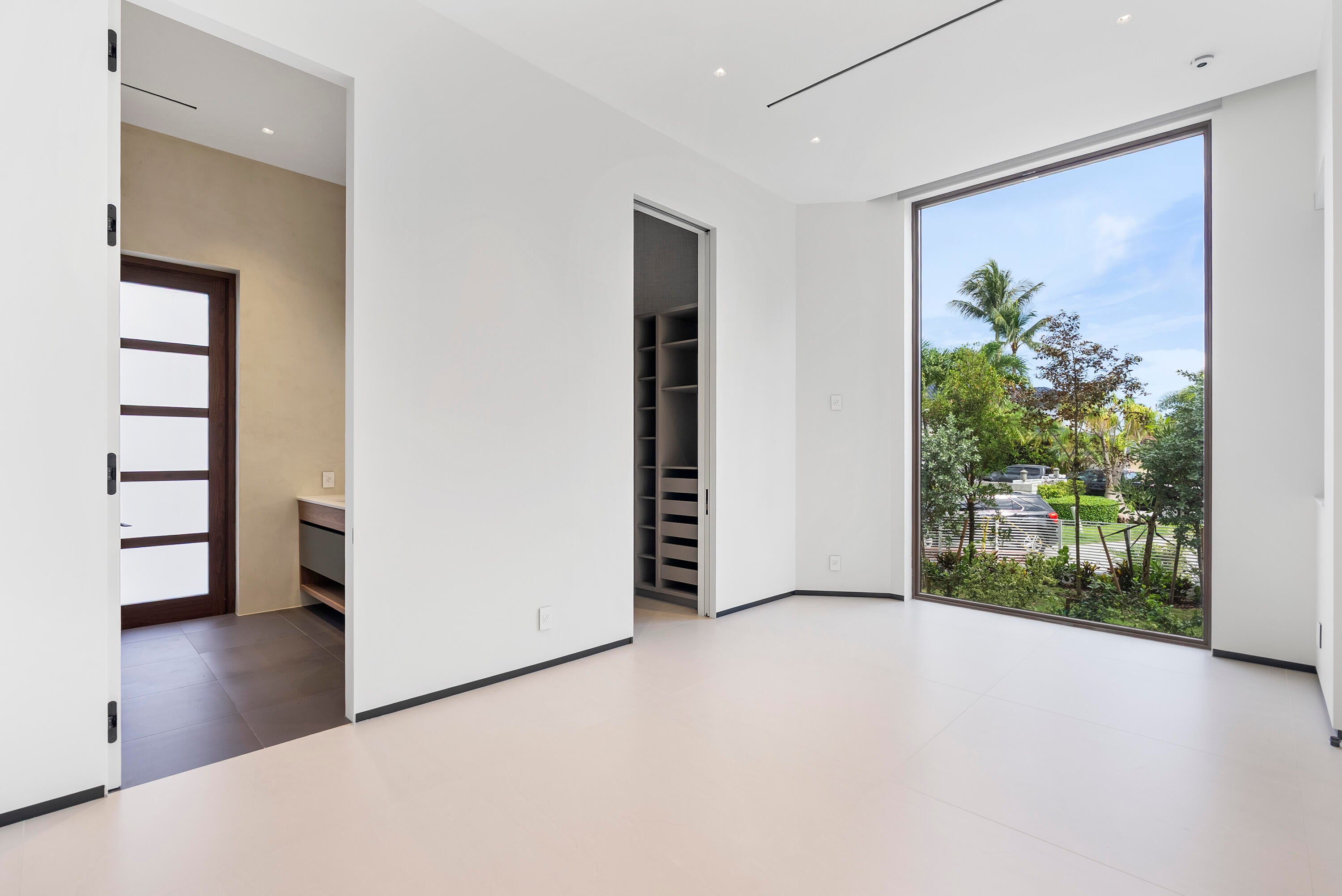 Unparalleled luxury new construction on 100 of prime Intracoastal fron – image 29