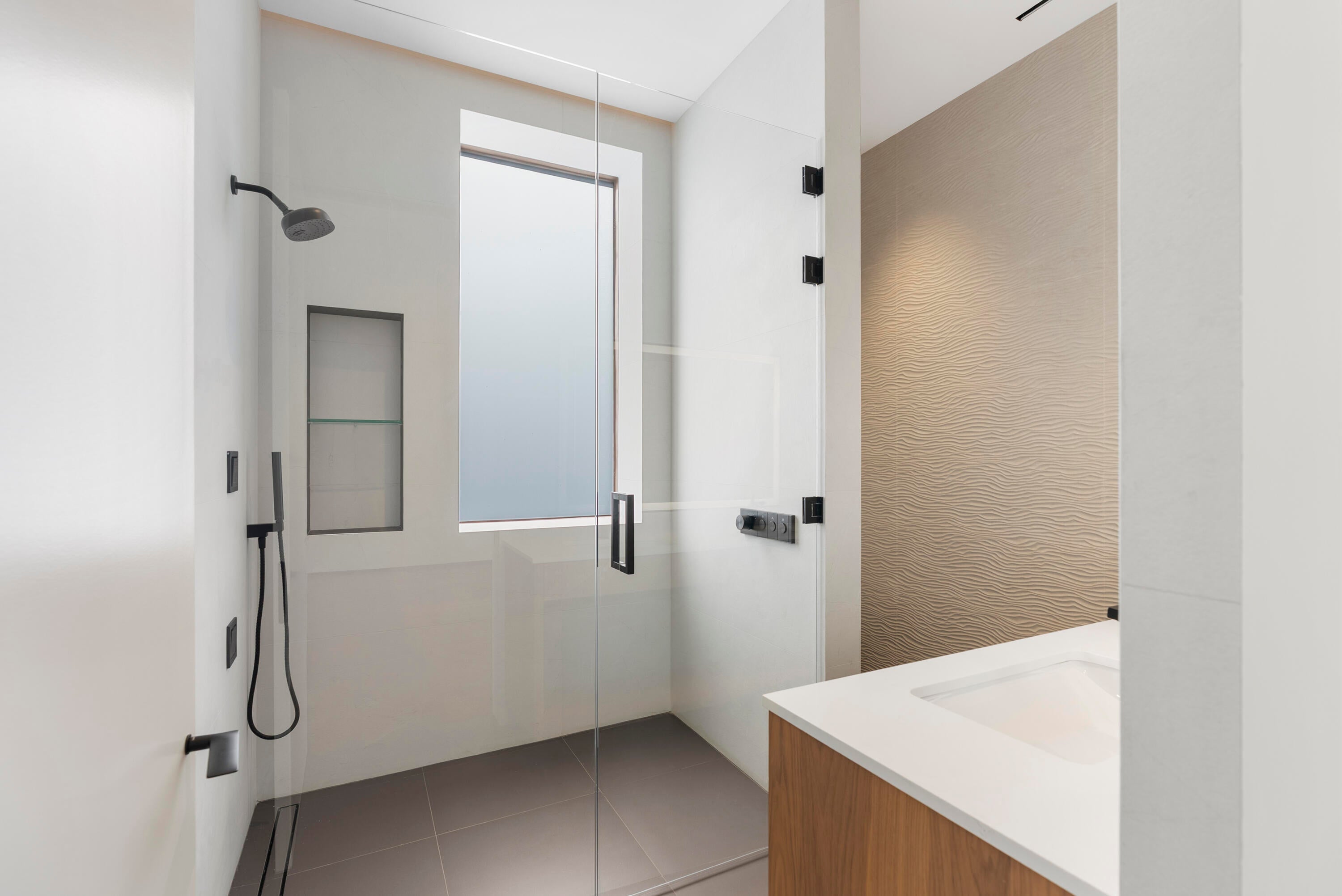 Unparalleled luxury new construction on 100 of prime Intracoastal fron – image 65