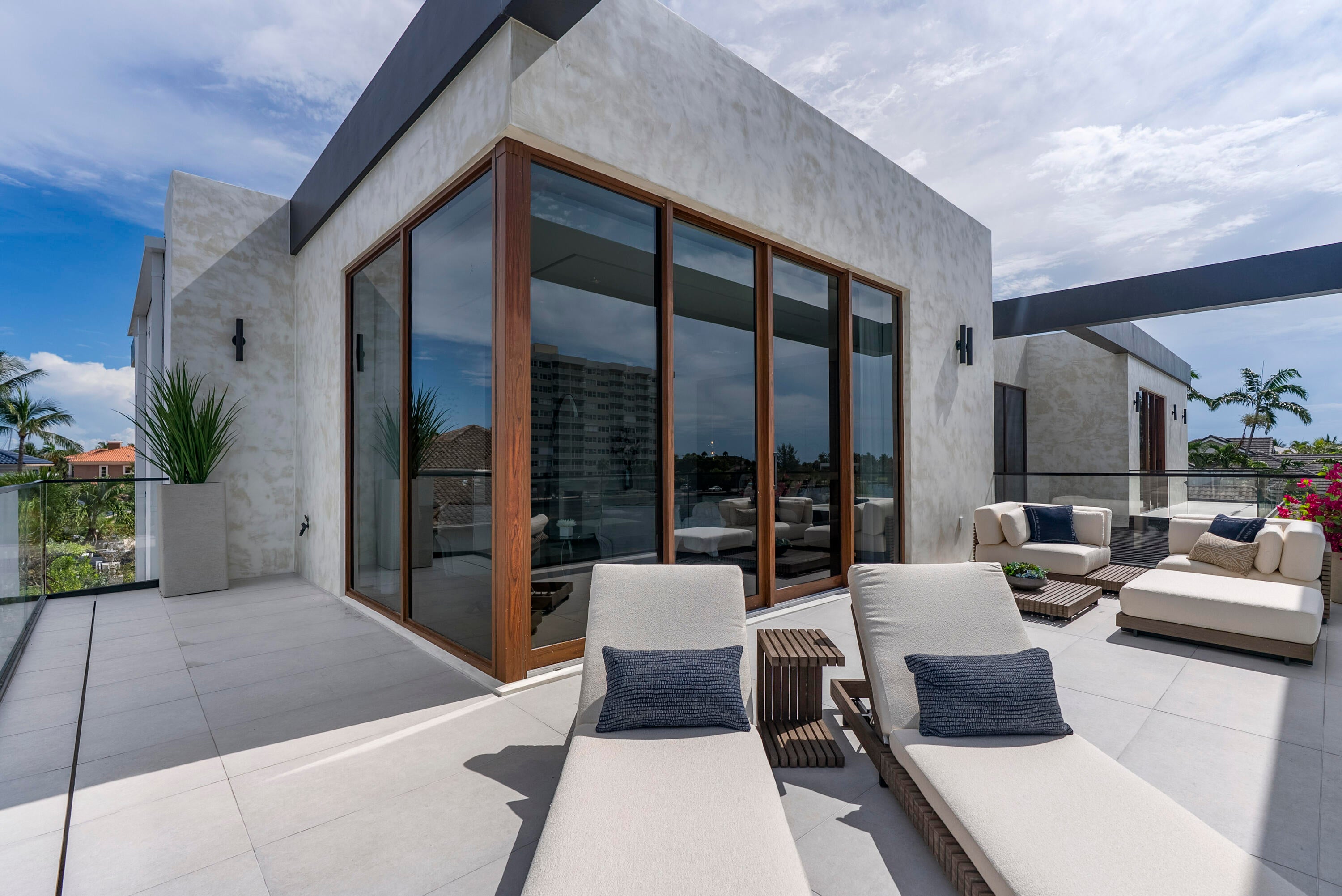 Unparalleled luxury new construction on 100 of prime Intracoastal fron – image 44