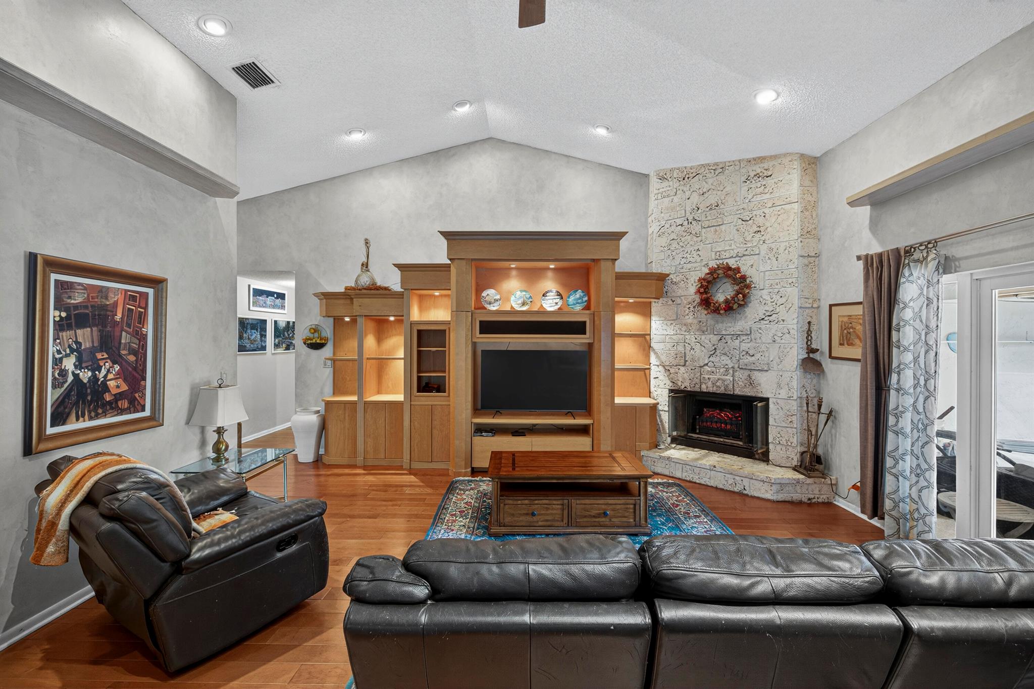 PINE TREE ESTATES - Residential