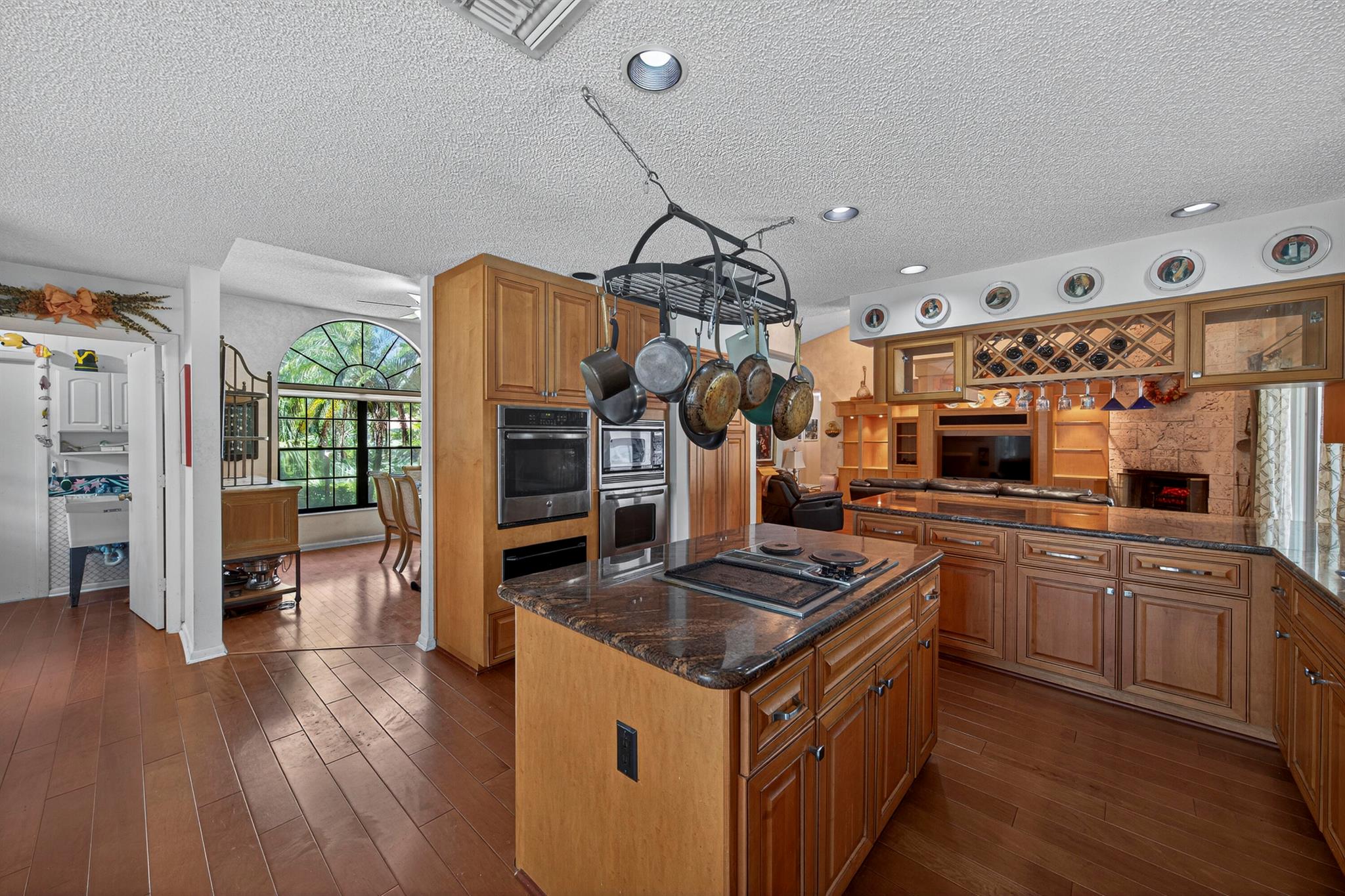 PINE TREE ESTATES - Residential
