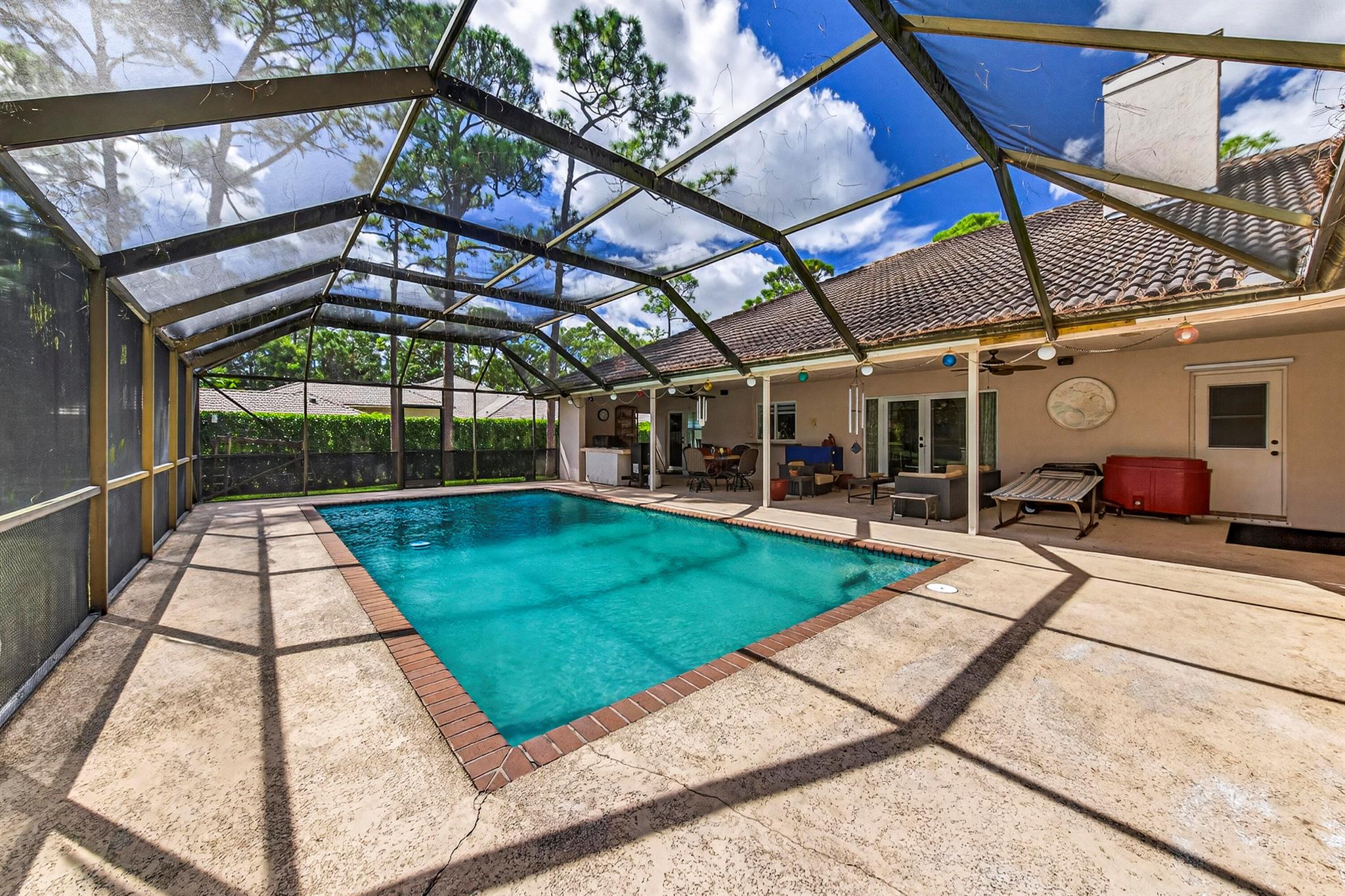 PINE TREE ESTATES - Residential