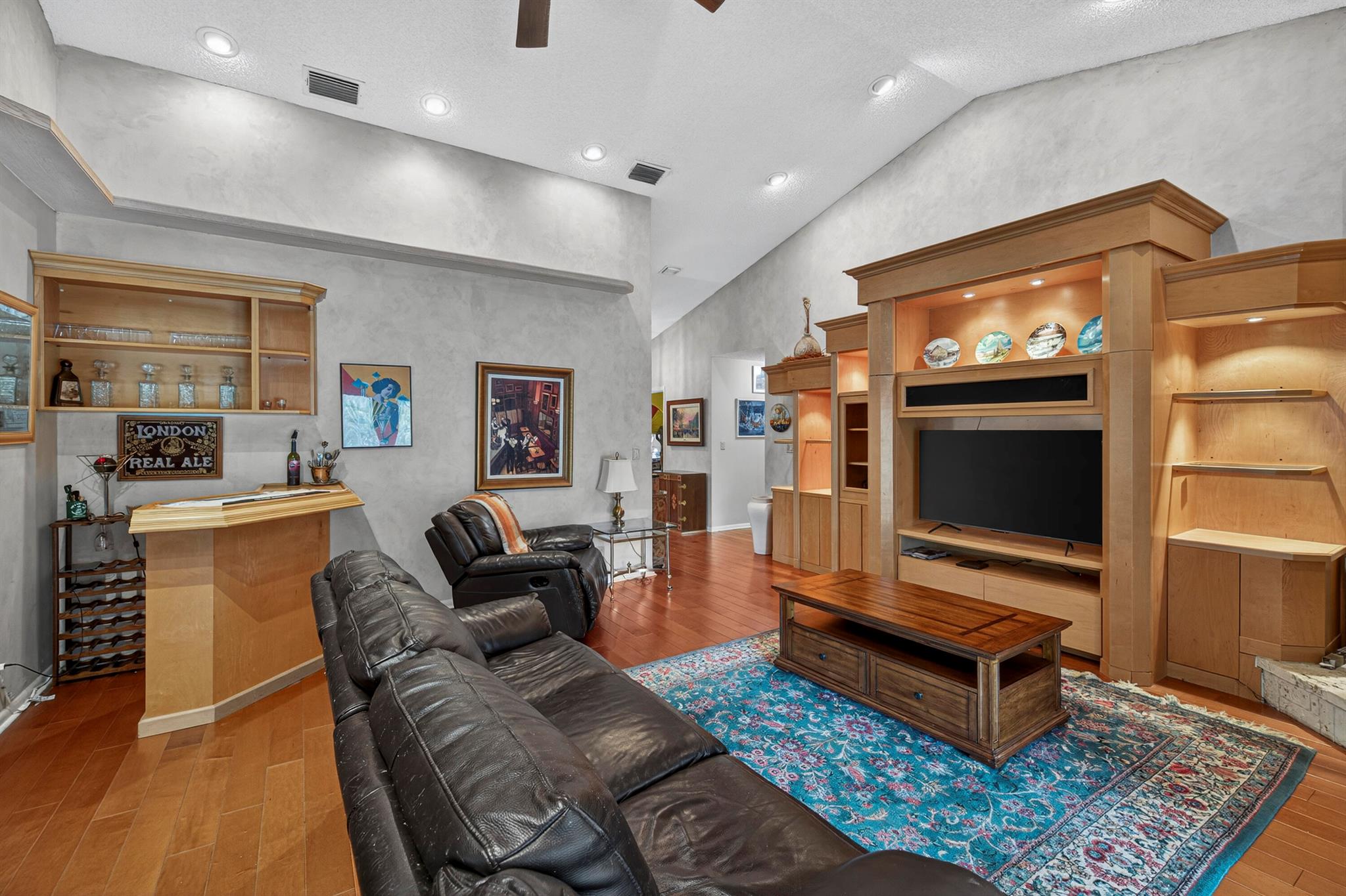 PINE TREE ESTATES - Residential