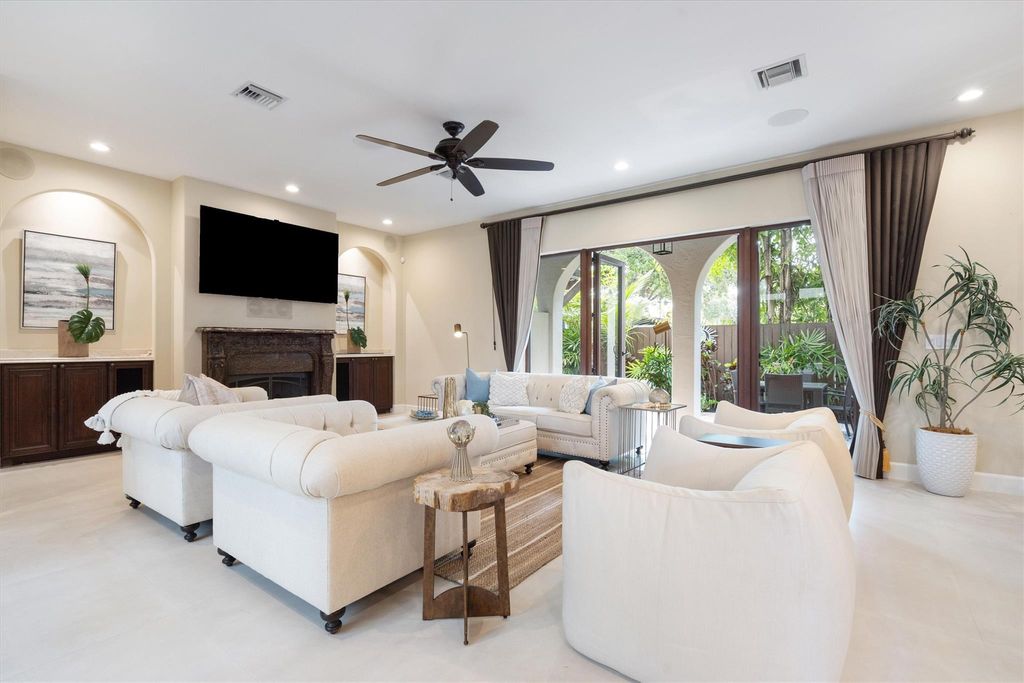 Photo of 1312 SE 2nd Court, Fort Lauderdale, FL 33301 (MLS # F10425472)