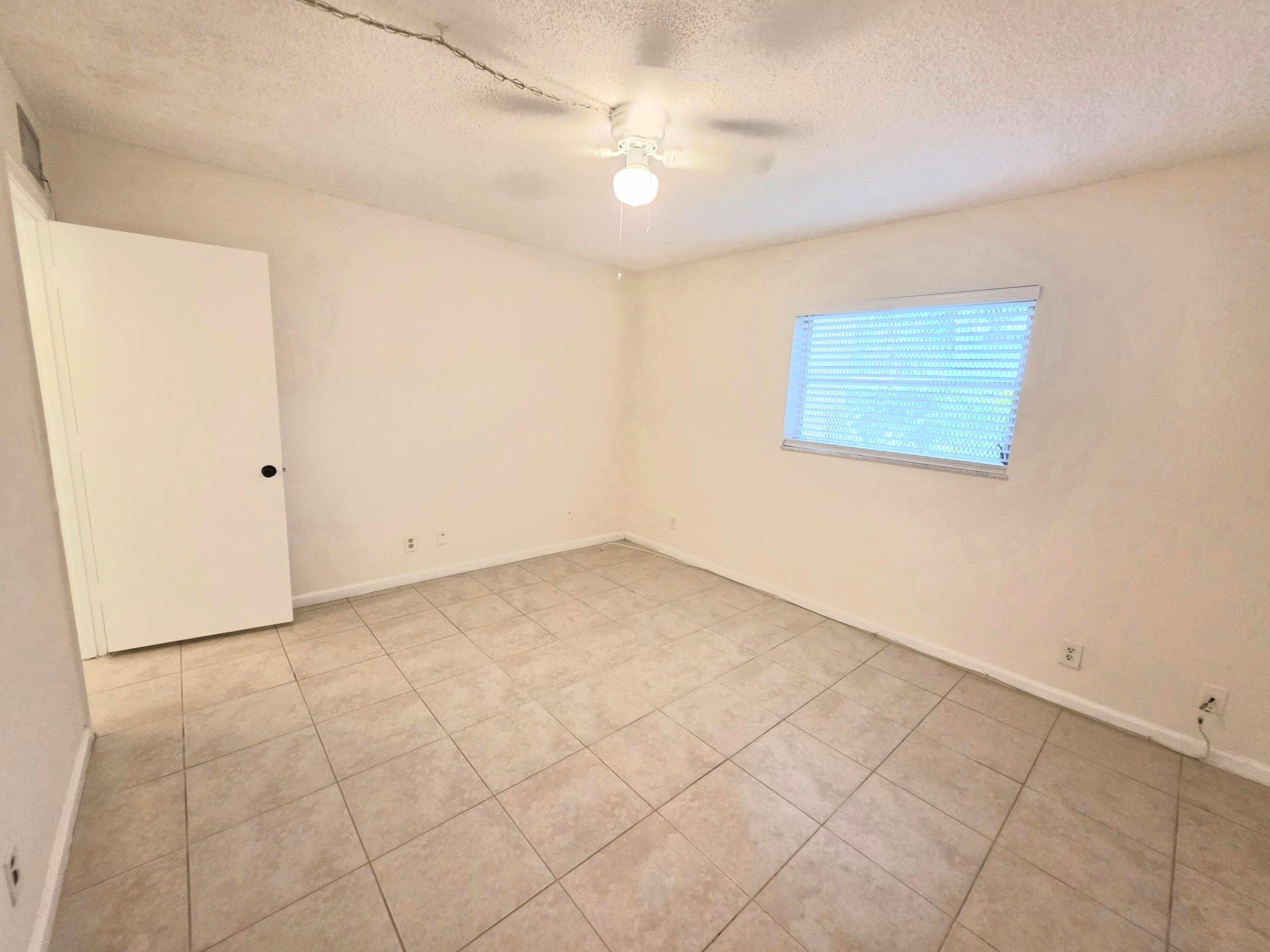 DEERFIELD PINES NORTH CONDO - Residential Lease