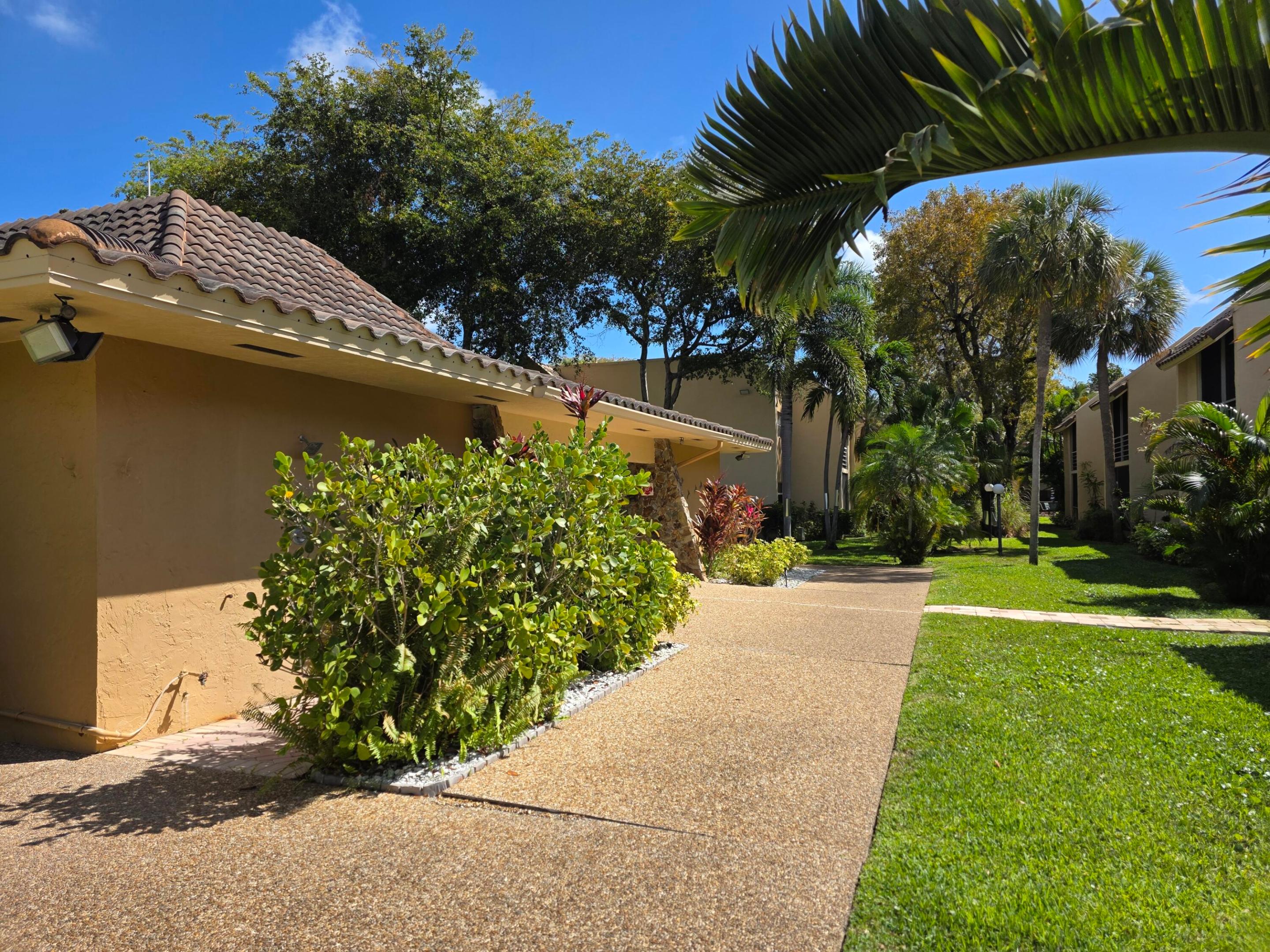 DEERFIELD PINES NORTH CONDO - Residential Lease