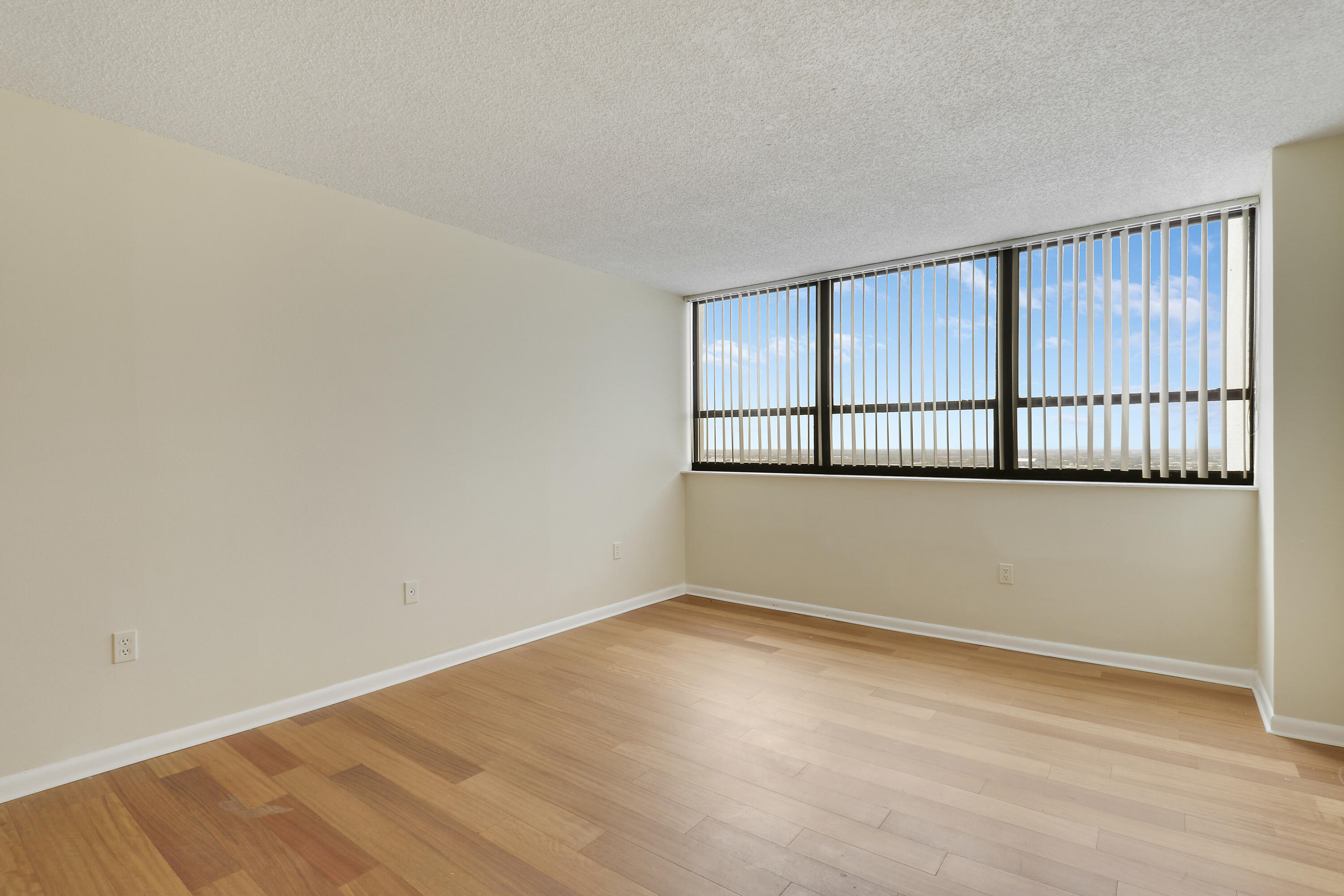 PALM BEACH HOUSE CONDO - Residential Lease