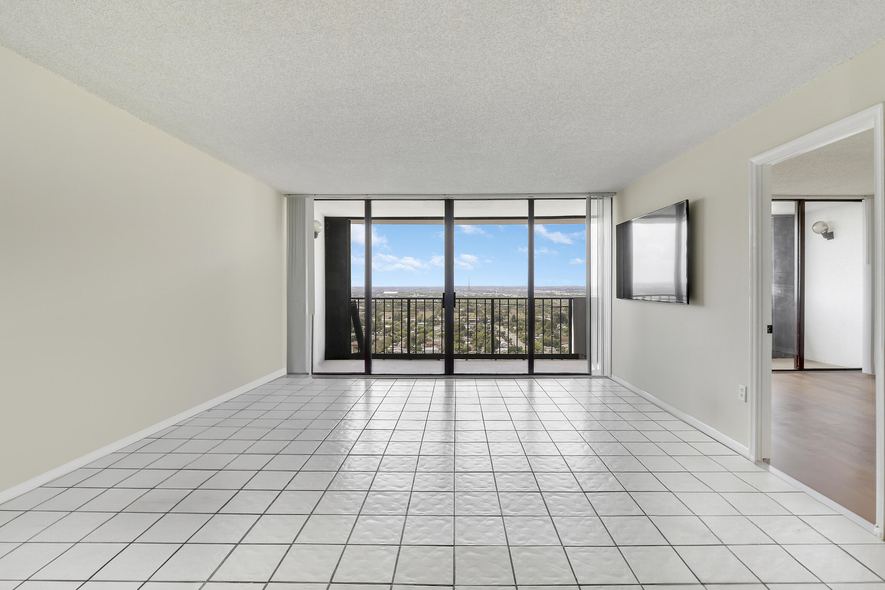 PALM BEACH HOUSE CONDO - Residential Lease