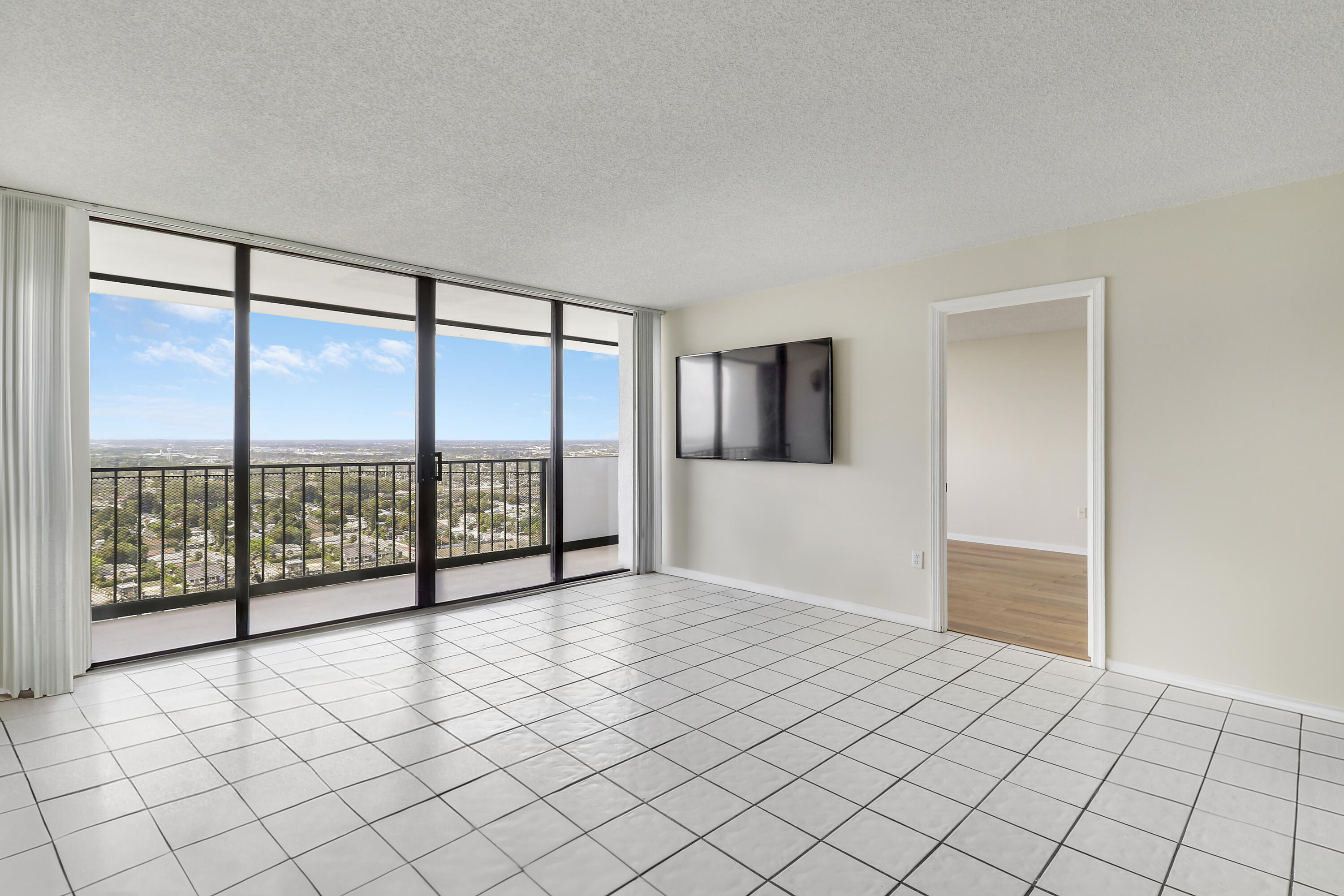 PALM BEACH HOUSE CONDO - Residential Lease