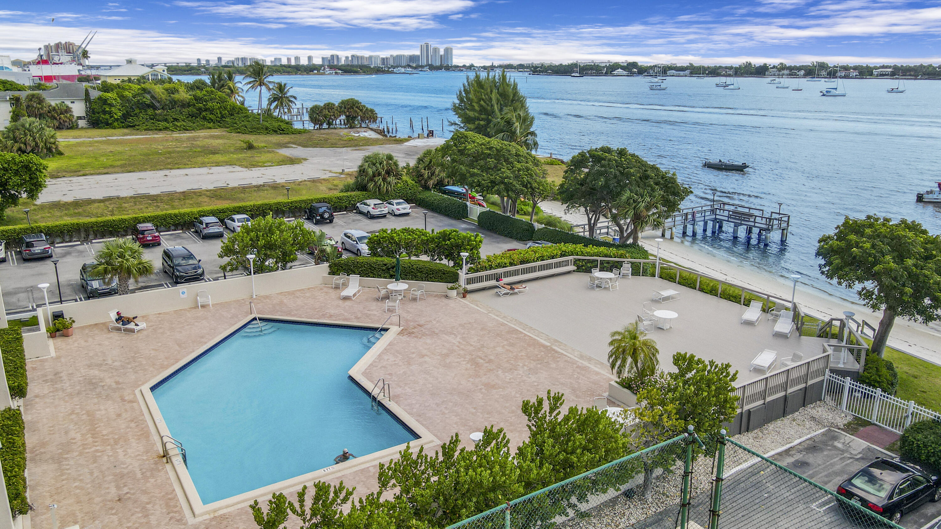 PALM BEACH HOUSE CONDO - Residential Lease