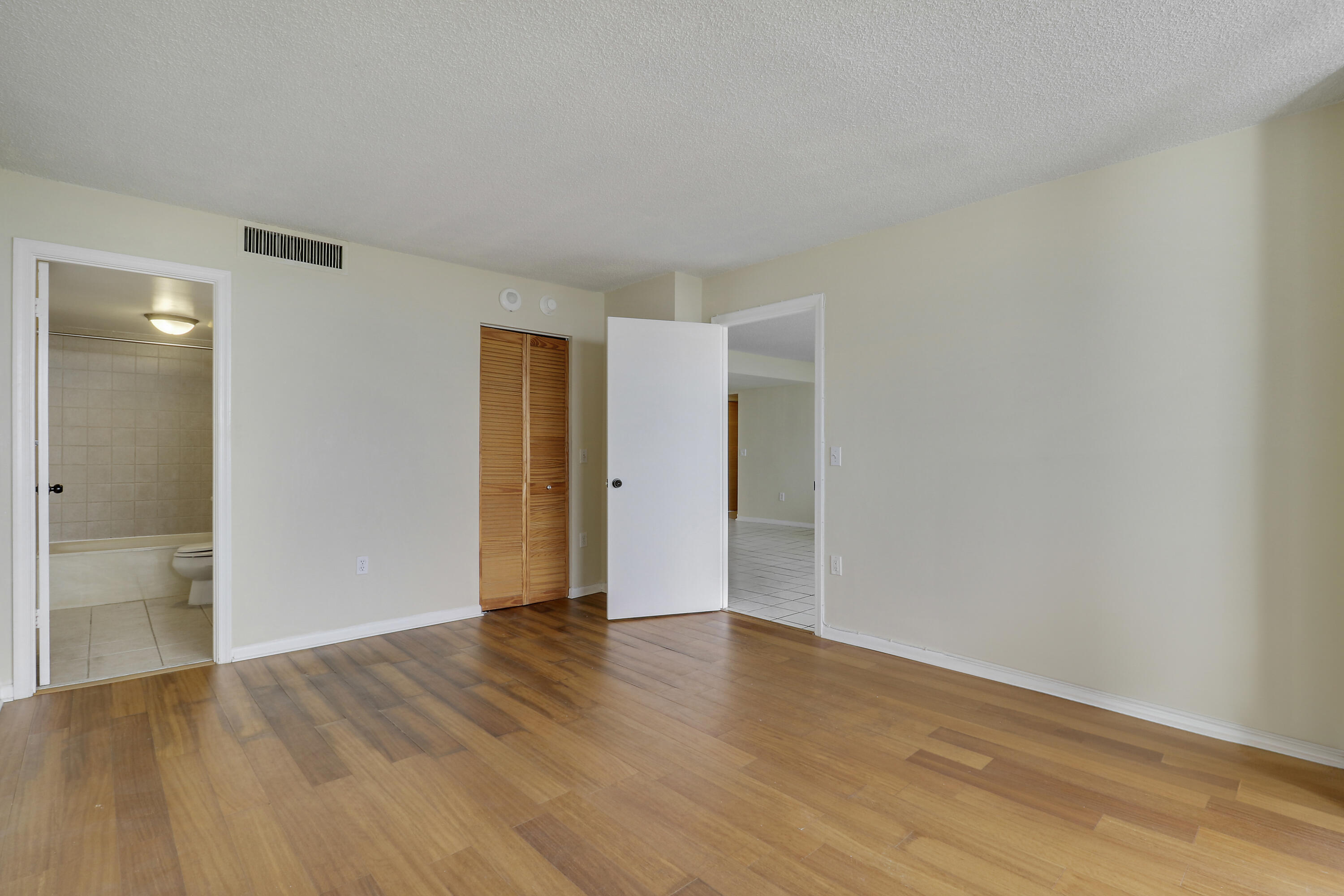 PALM BEACH HOUSE CONDO - Residential Lease