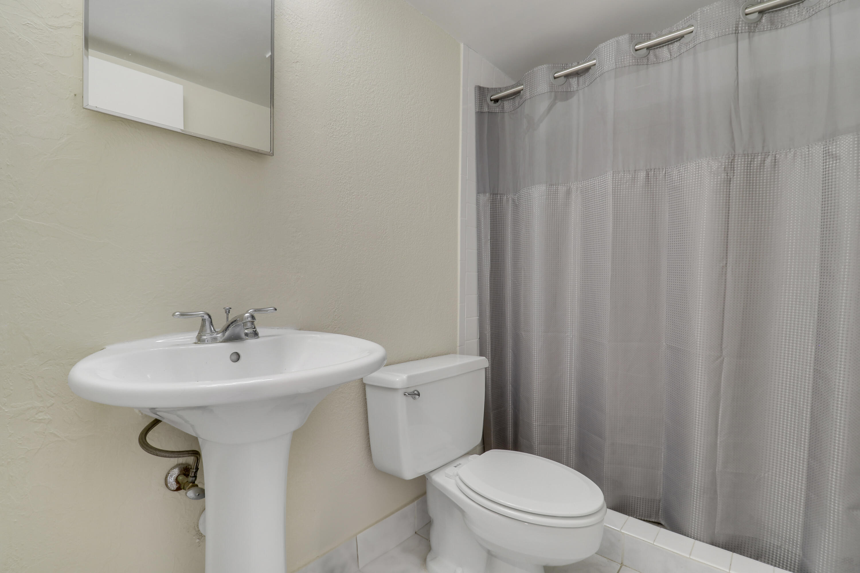 PALM BEACH HOUSE CONDO - Residential Lease