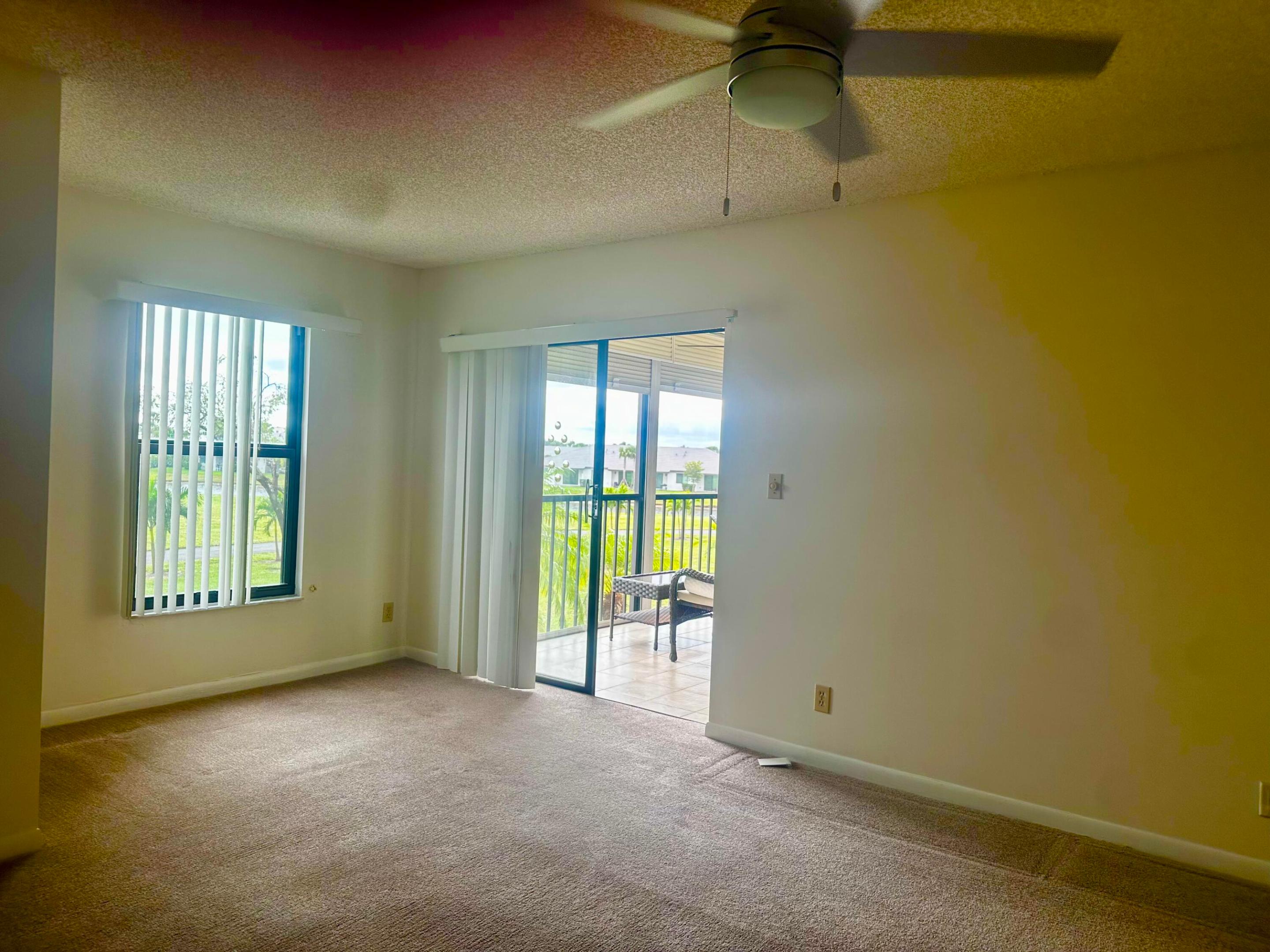 HUNTINGTON LAKES SEC THREE CONDOS - Residential
