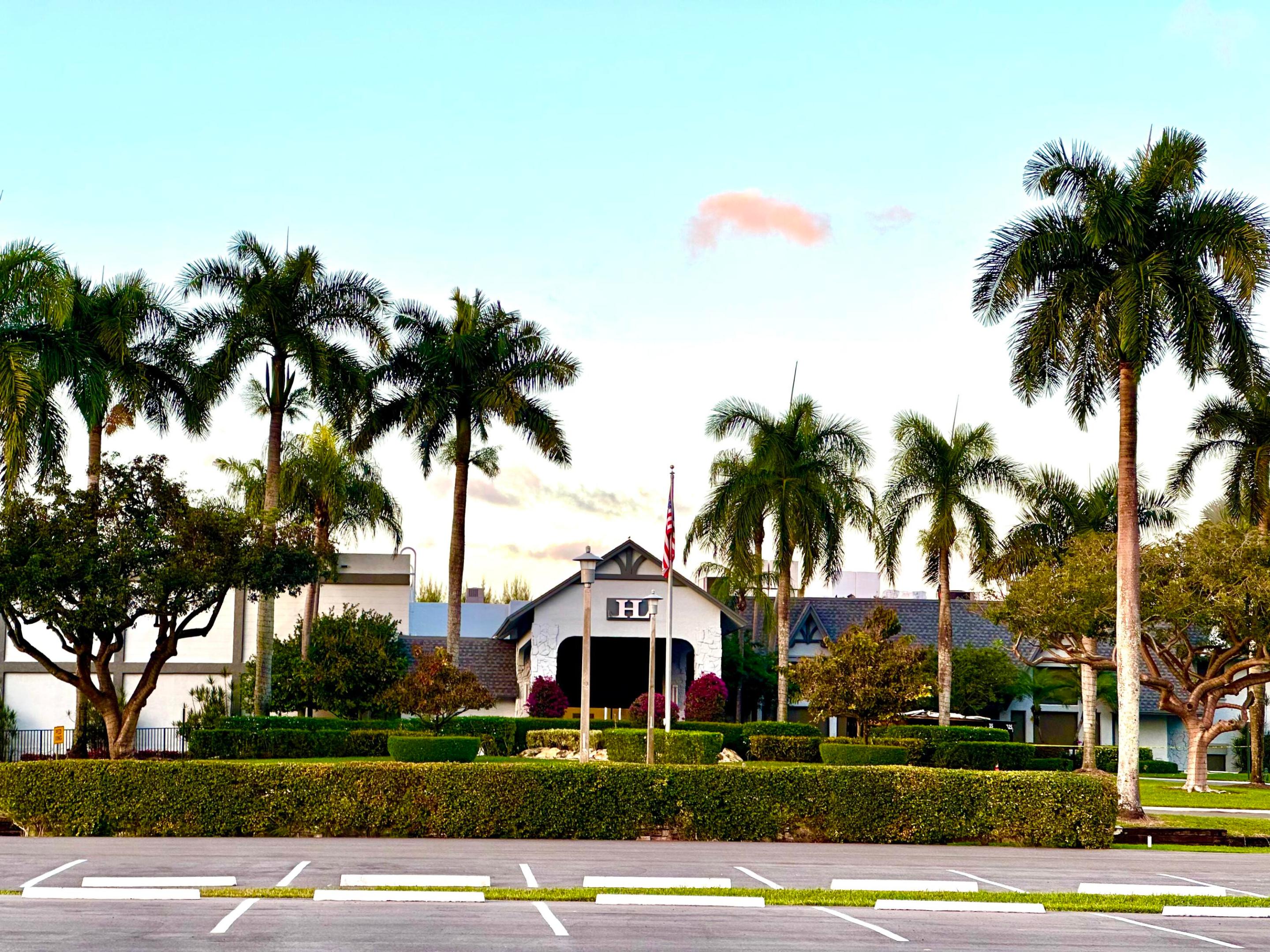 HUNTINGTON LAKES SEC THREE CONDOS - Residential