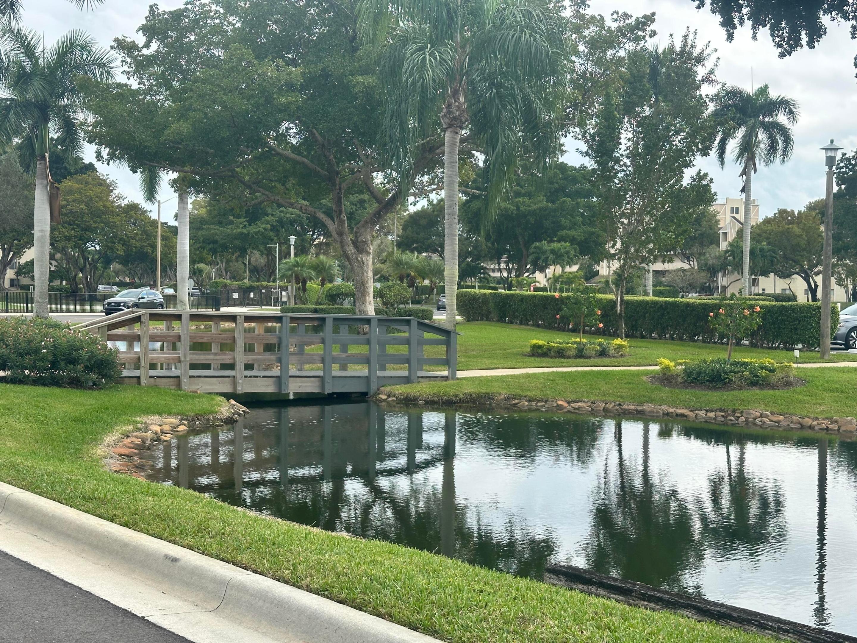HUNTINGTON LAKES SEC THREE CONDOS - Residential