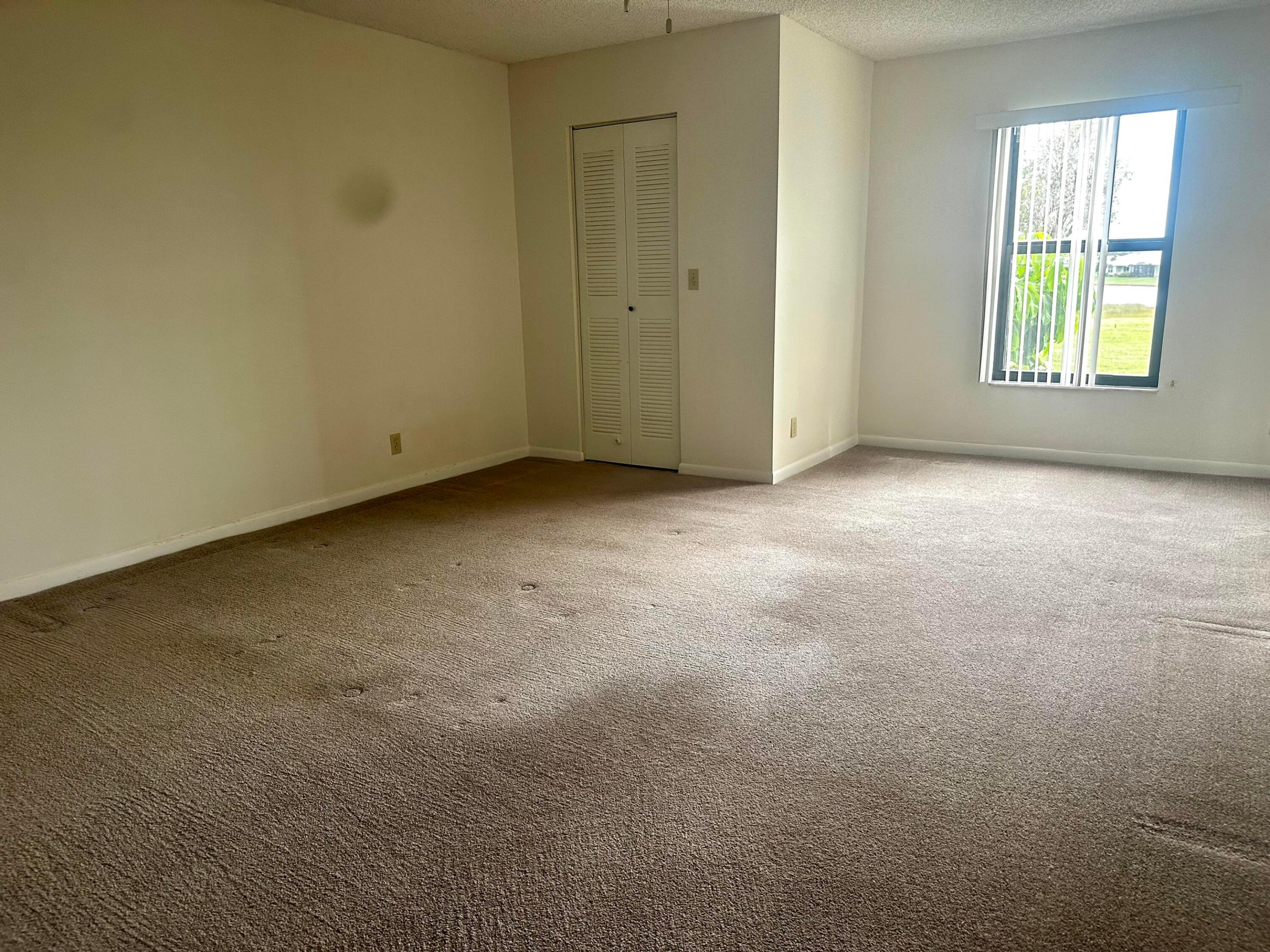 HUNTINGTON LAKES SEC THREE CONDOS - Residential