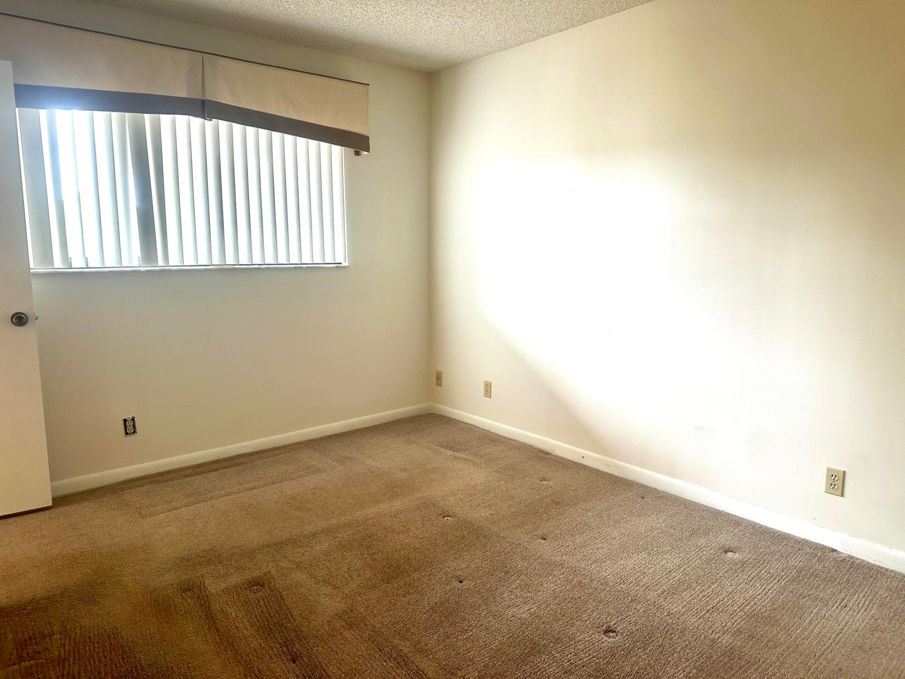 HUNTINGTON LAKES SEC THREE CONDOS - Residential
