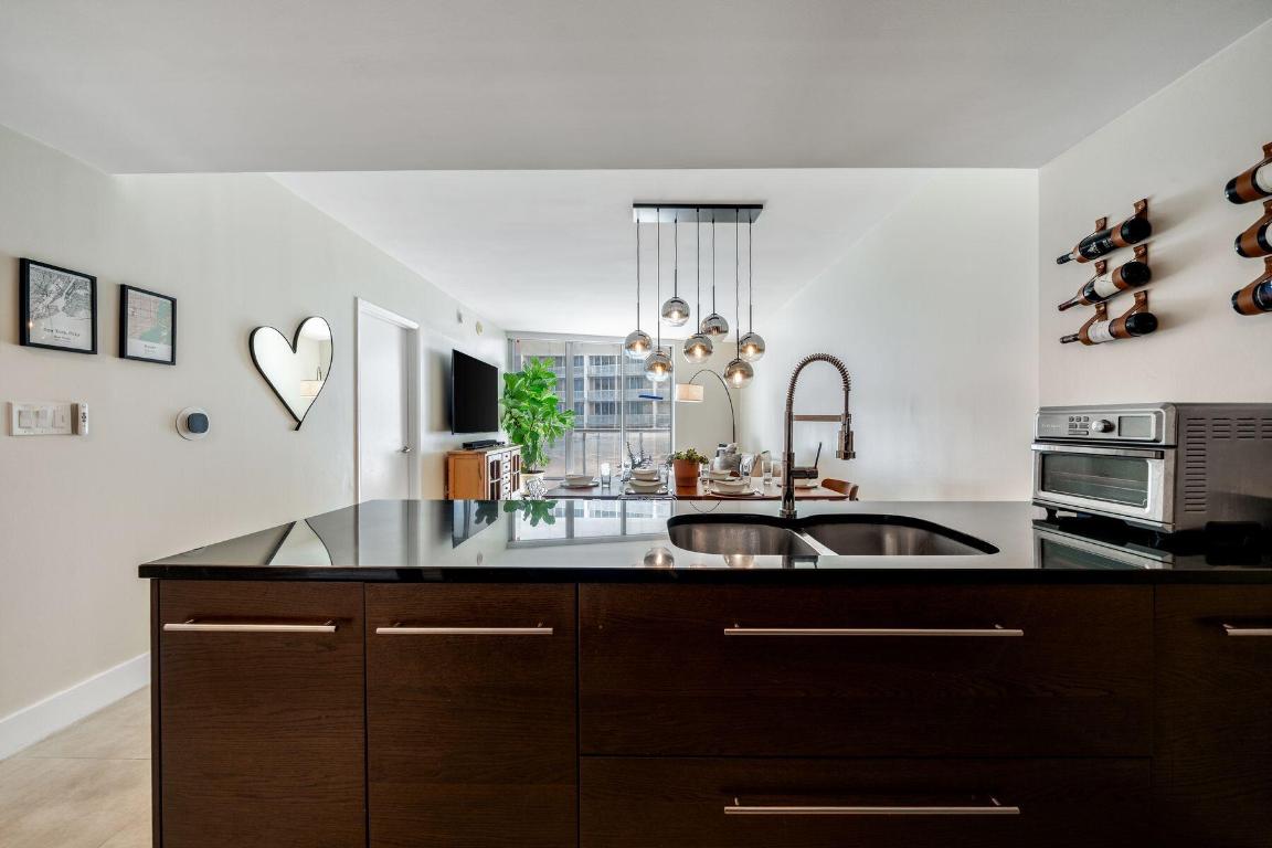 ICONBRICKELL CONDO NO 1 - Residential