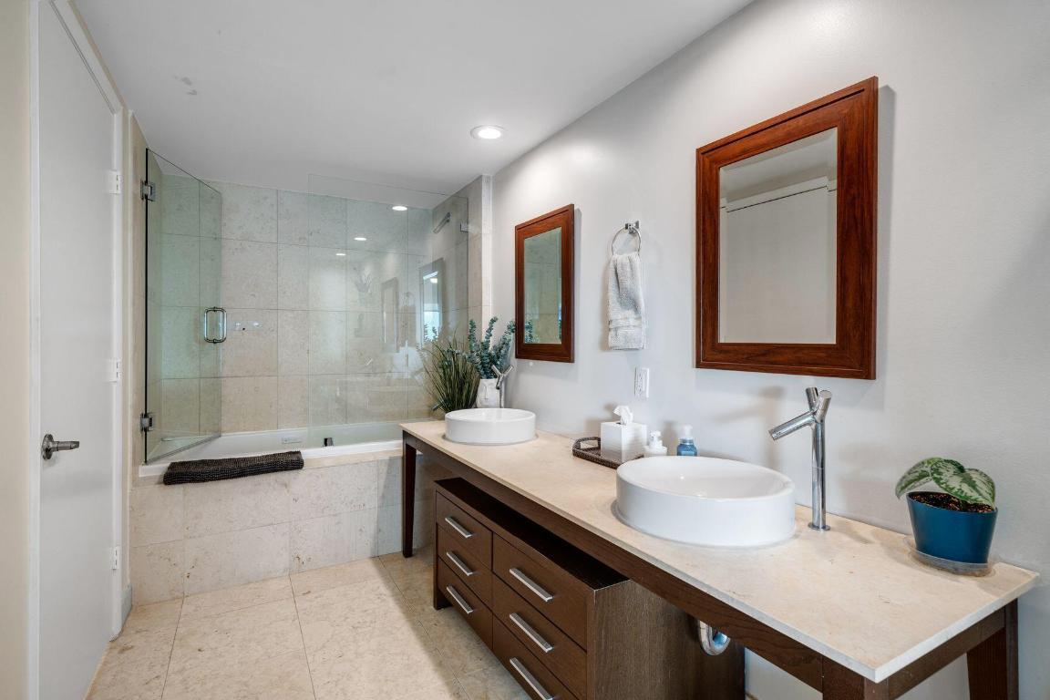 ICONBRICKELL CONDO NO 1 - Residential