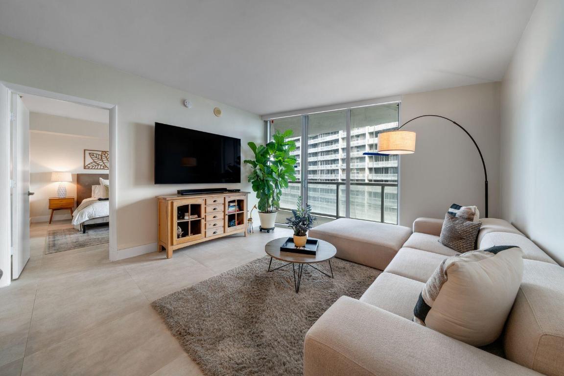 ICONBRICKELL CONDO NO 1 - Residential