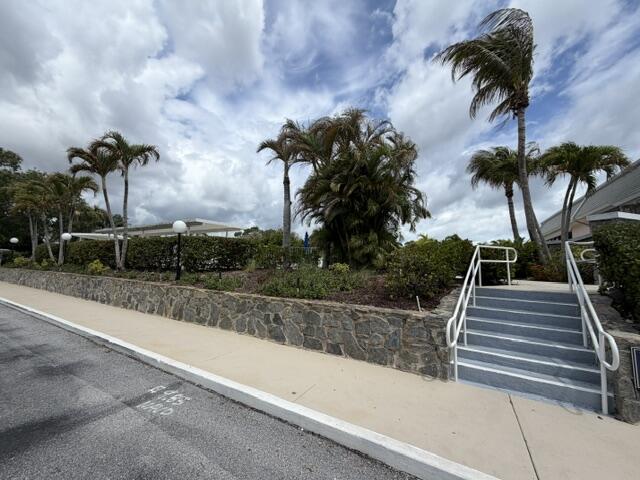 LITTLE CLUB - Residential