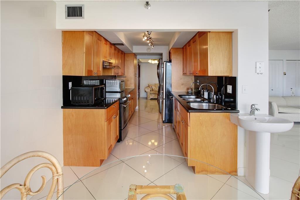Winston Towers 700 Condo - Residential Lease