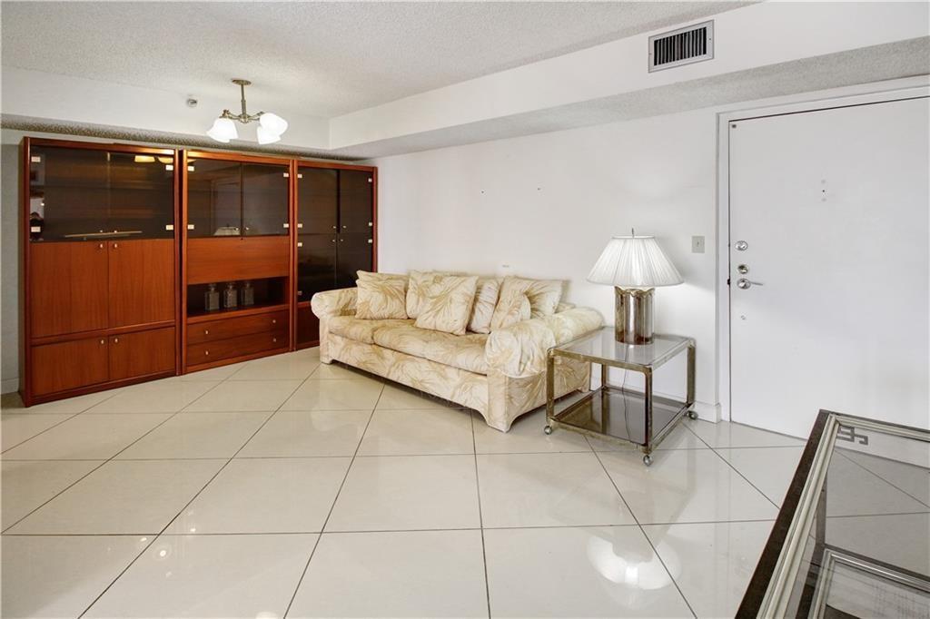 Winston Towers 700 Condo - Residential Lease